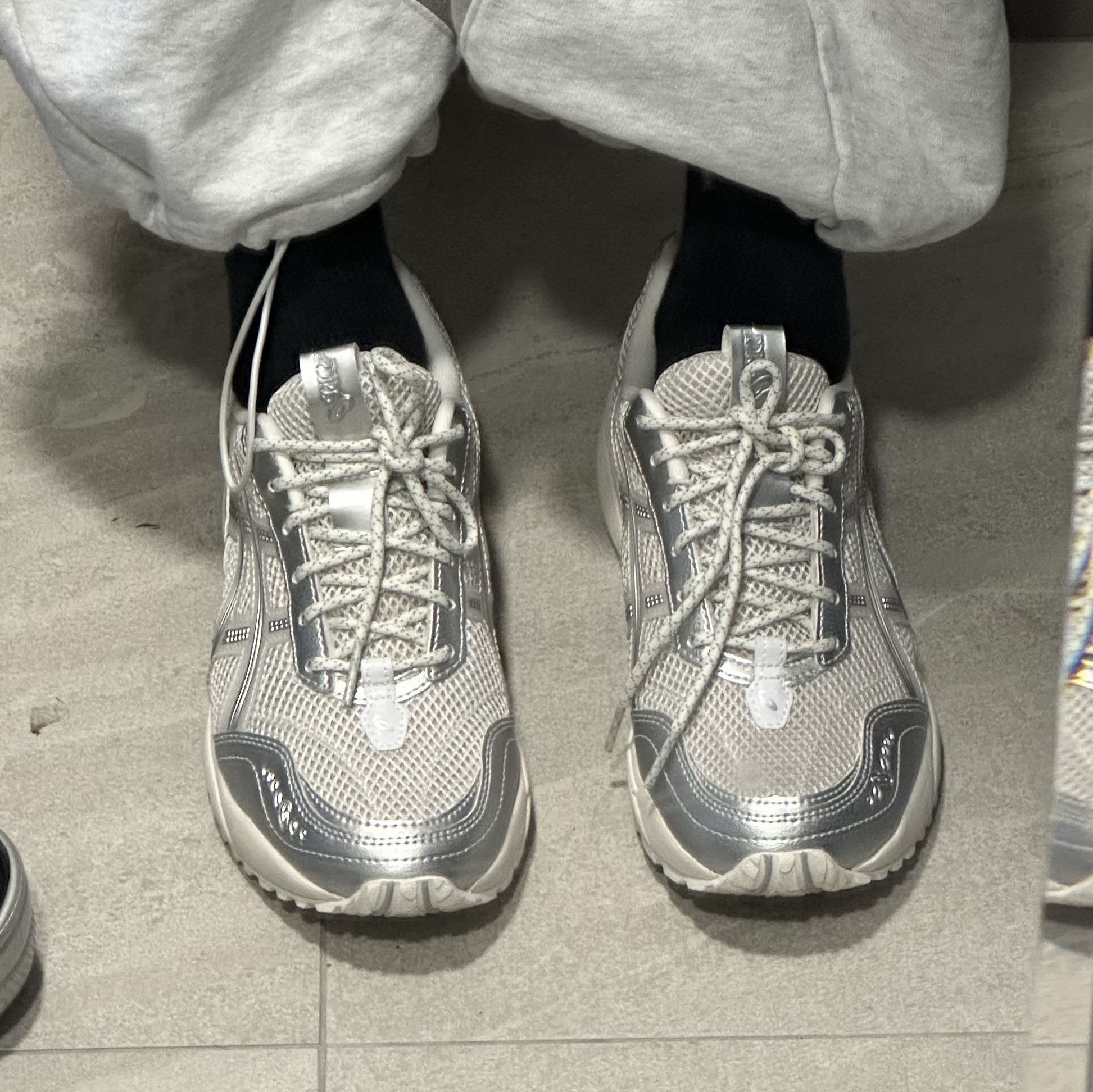 (W) Asics x Snidel Gel-1090 V2 Silver 착용 스타일 - 2