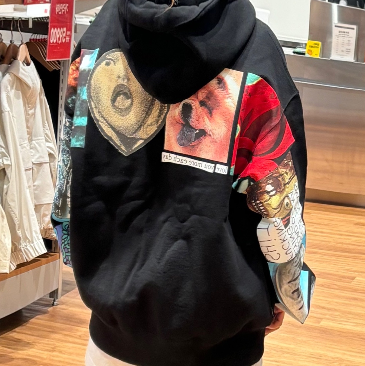 Supreme Spread Zip Up Hooded Sweatshirt Black - 24SS, Supreme 2-Tone S Logo 6-Panel Black - 24SS 착용 스타일 - 3