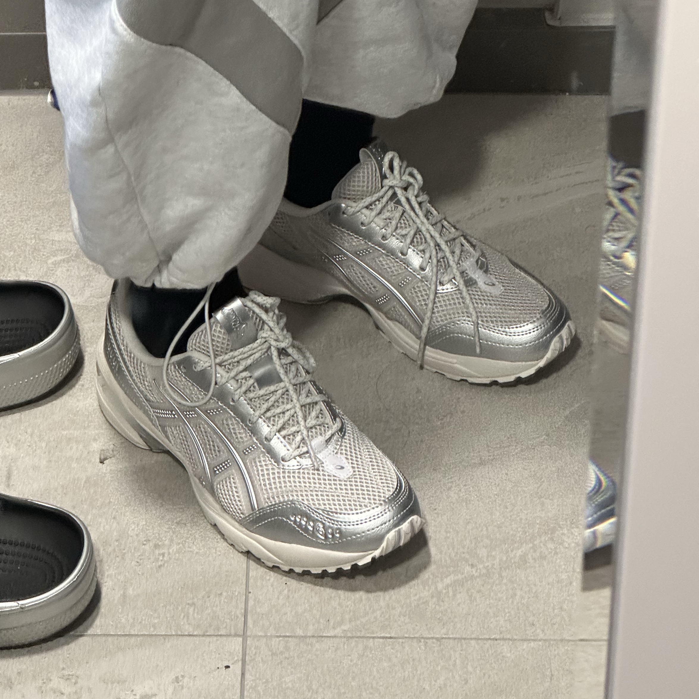 (W) Asics x Snidel Gel-1090 V2 Silver 착용 스타일 - 1