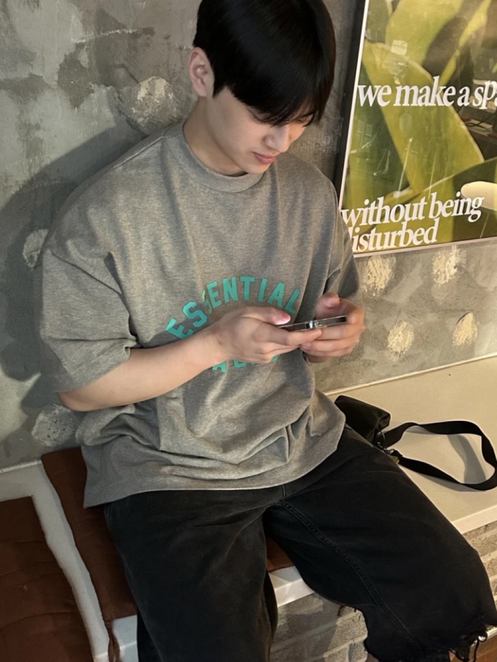Stussy Pigment Dyed Stussy No.4 T-Shirt Grey, Supreme New York T-Shirt Heather Grey - 23SS 착용 스타일 - 5