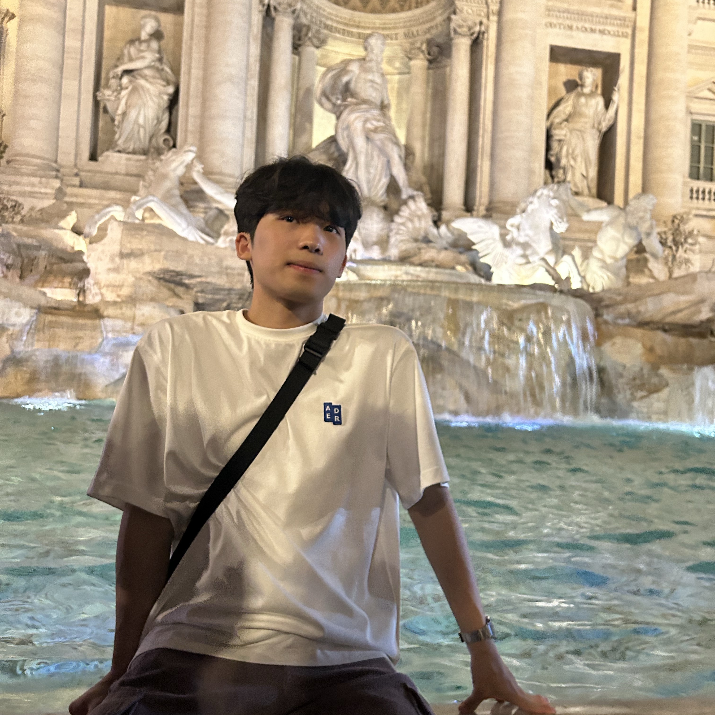 Ader Error Sig; TRS/BL Tag T-Shirt 01 Off White 착용 스타일 - 2