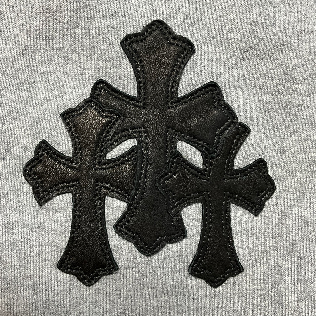 Chrome Hearts Cross Leather Patch Fleece Zip-Up Hoodie Grey 착용 스타일 - 3