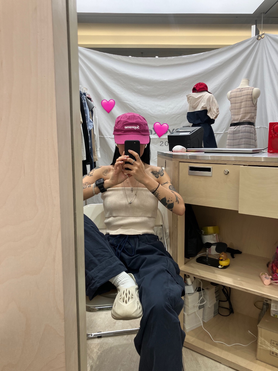 Supreme Waxed Cotton Camp Cap Magenta - 23FW, Adidas Yeezy Foam RNNR Sand 착용 스타일