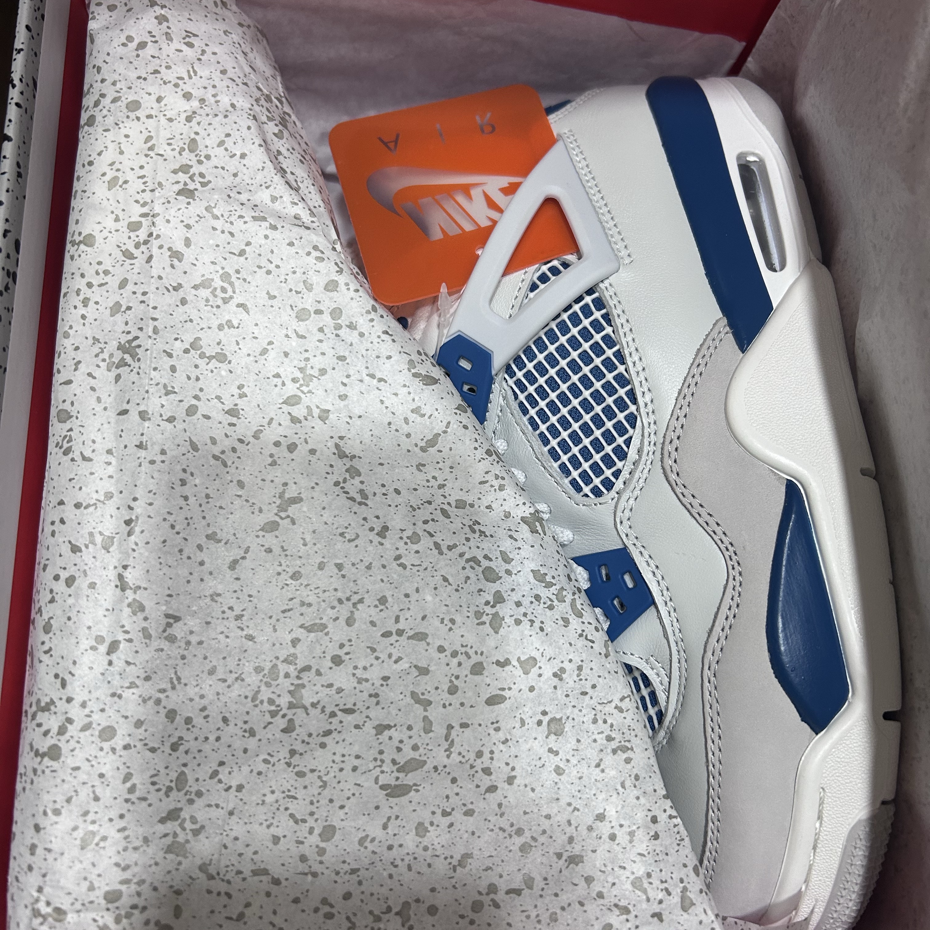 Jordan 4 Retro Industrial Blue ์ฐฉ์ฉ ์คํ์ผ