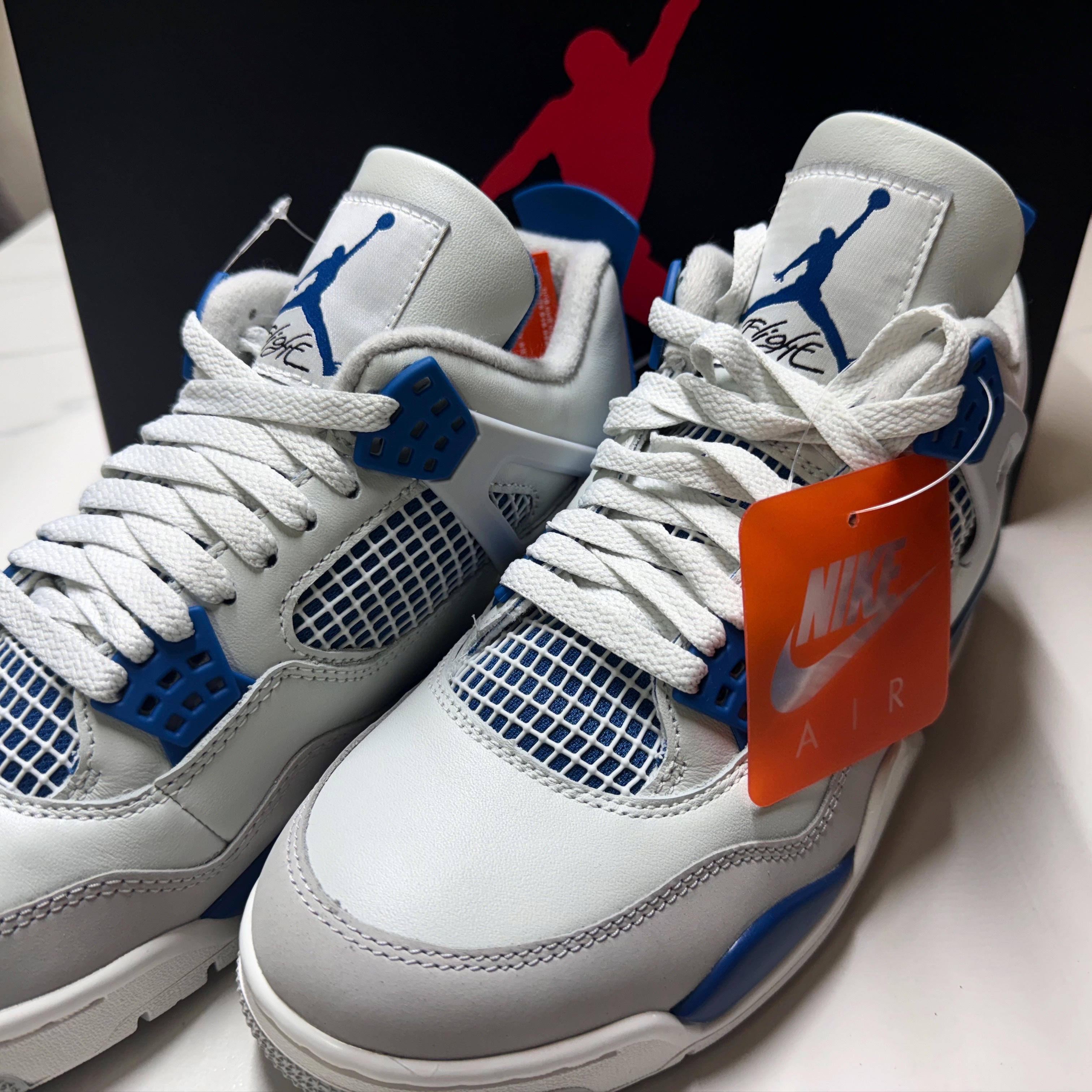 Jordan 4 Retro Industrial Blue 착용 스타일 - 3