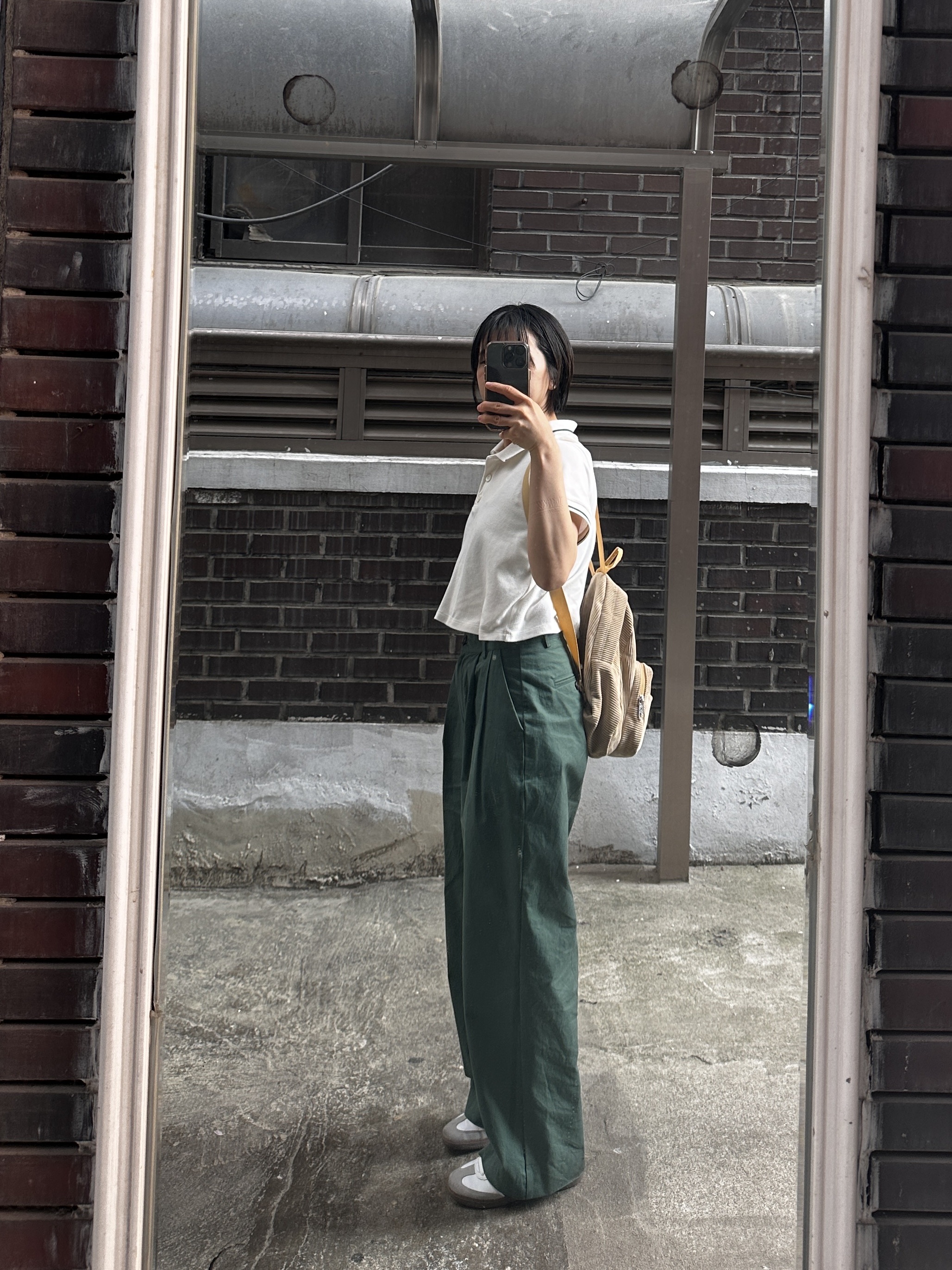 Jansport Half Pint FX Corduroy Mini Backpack Curry, Adidas Samba Vegan White Black 착용 스타일 - 3