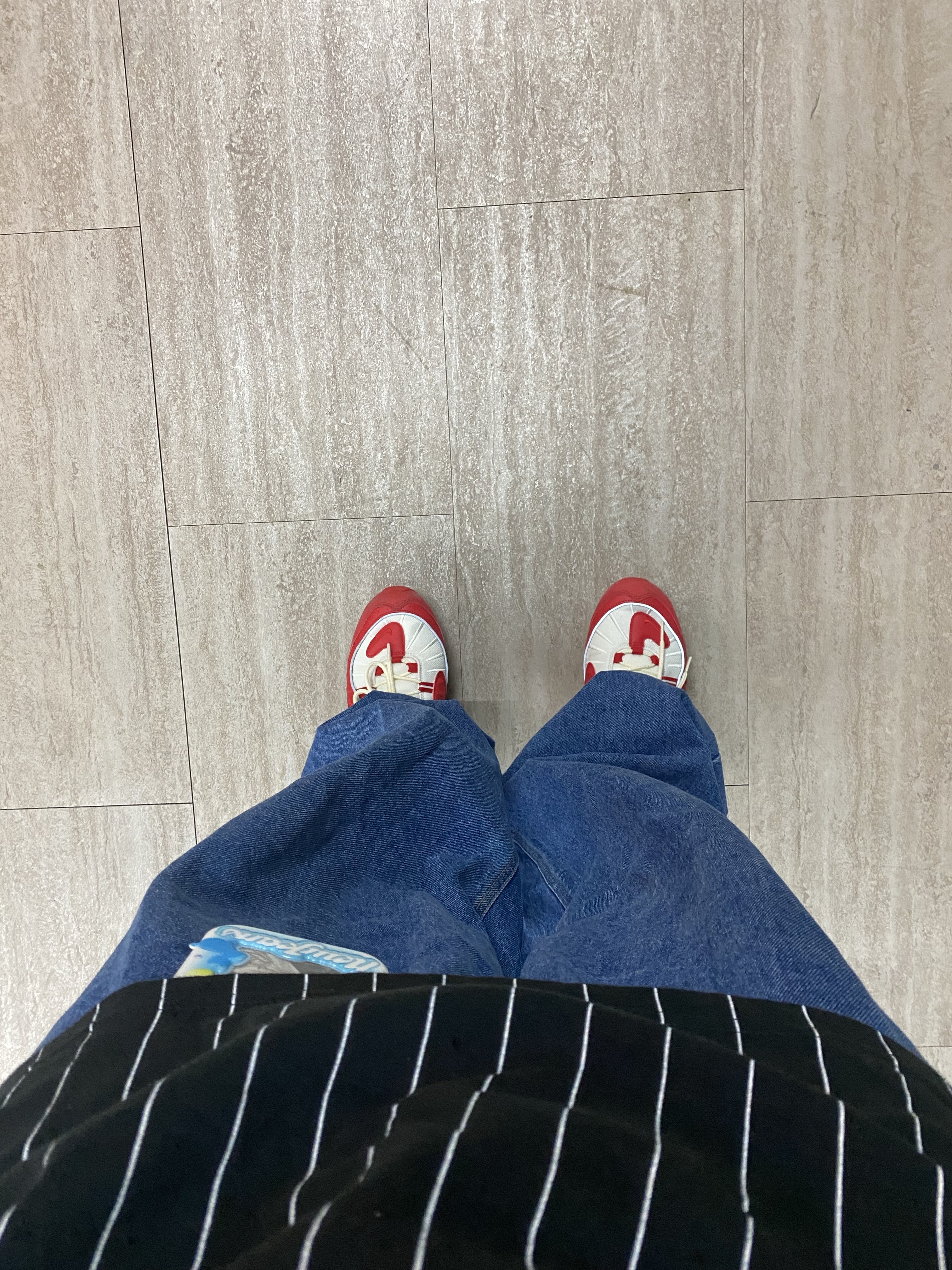 Adidas x YNuK Adimatic Mid Grey Core Black, Nike x Off-White Air Rubber Dunk University Gold 착용 스타일 - 6