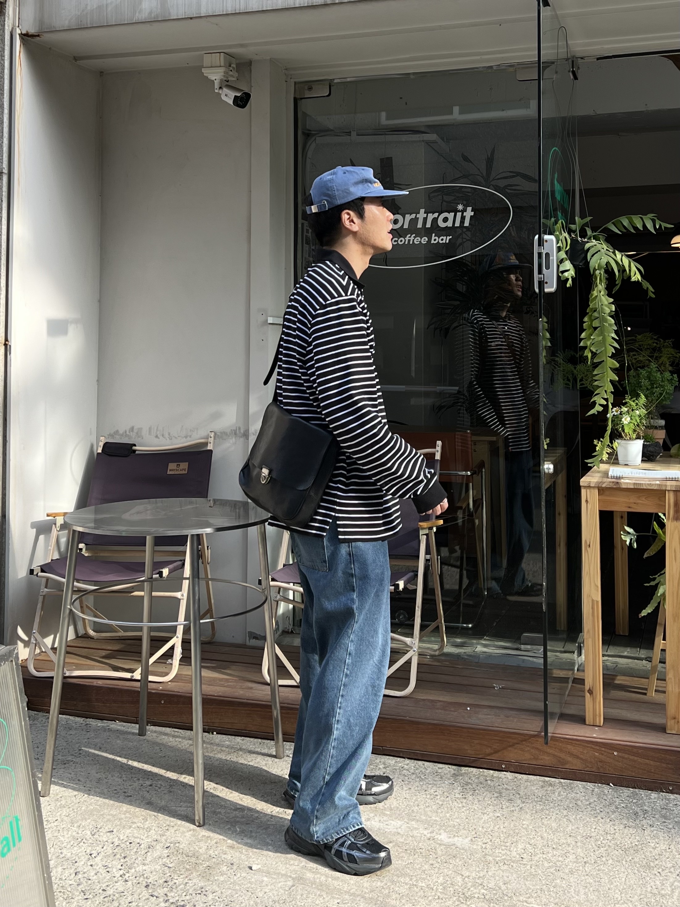 Nike V2K Run Black Anthracite, Hello Sunrise Washed OG Logo 6panel Cap Ocean Blue 착용 스타일 - 1