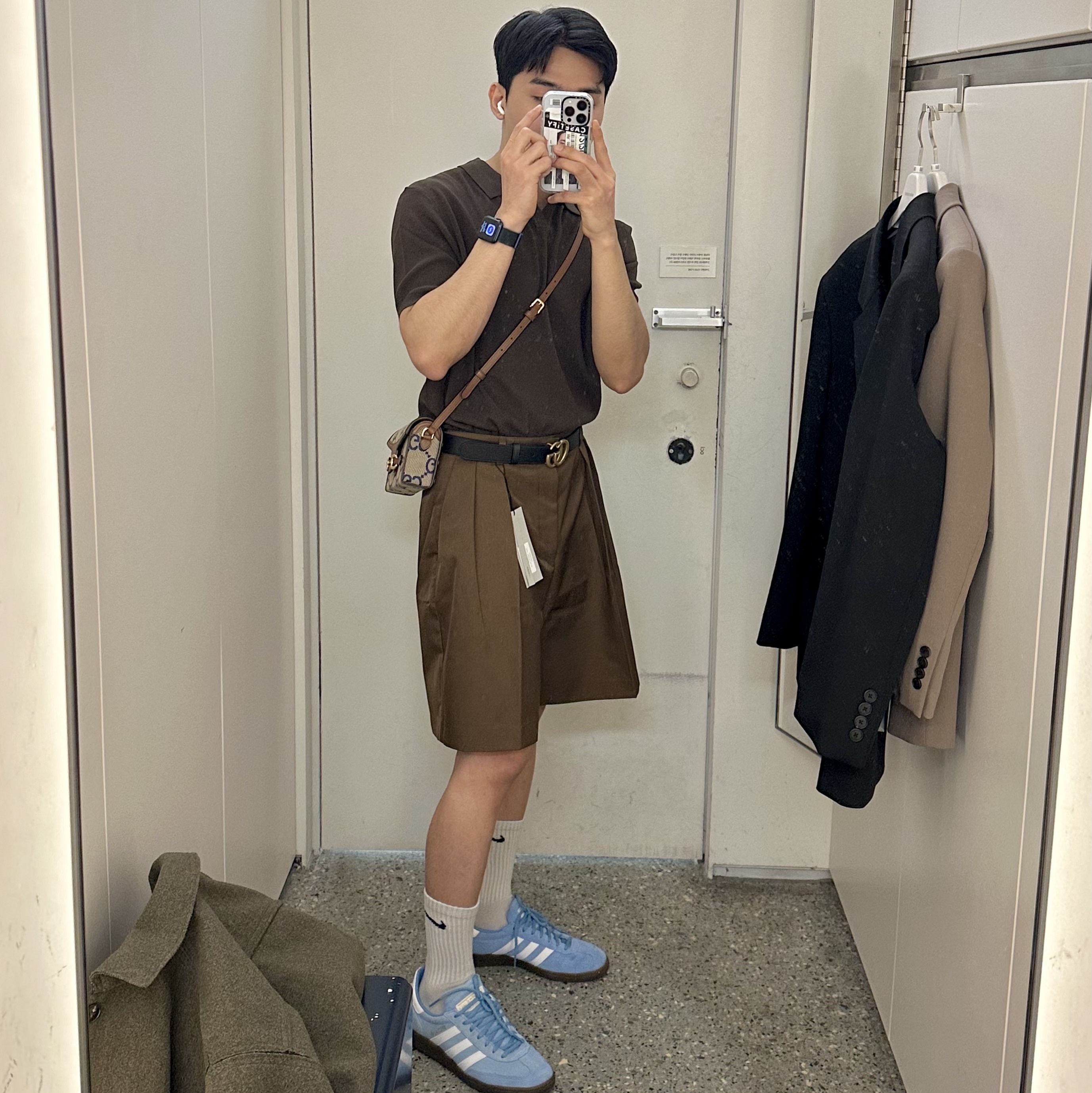 Gucci GG Marmont Caiman Belt with Shiny Buckle Black Caiman, Adidas Spezial Handball Light Blue 착용 스타일