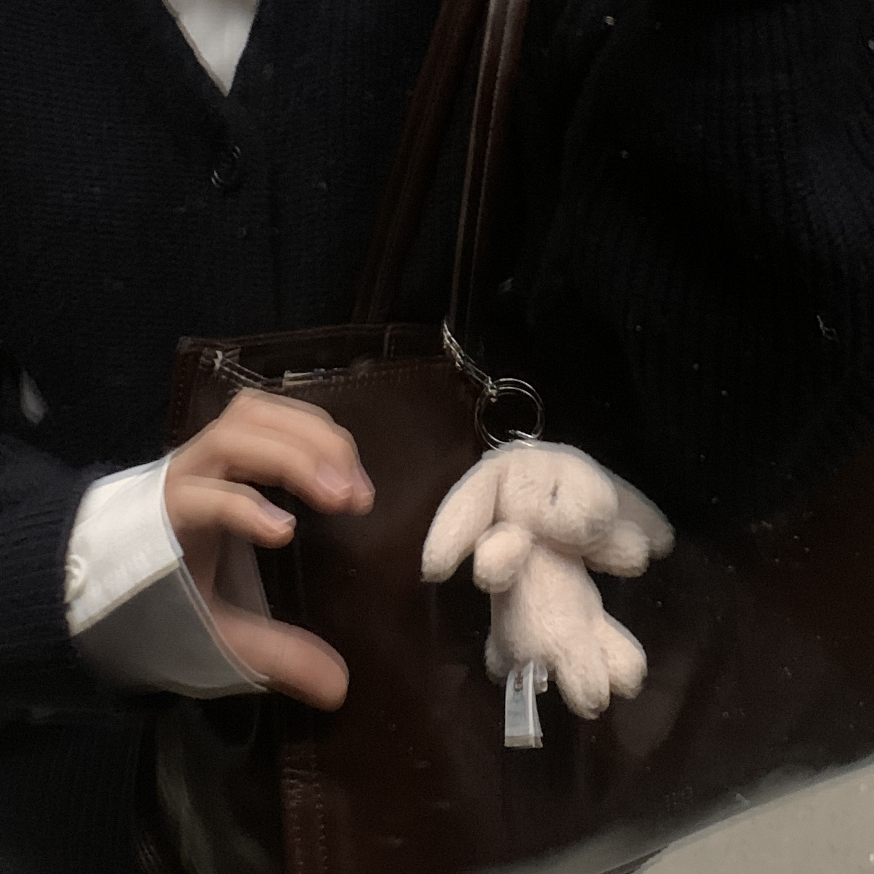 Jellycat Bashful Bunny Bag Charm Blush 착용 스타일