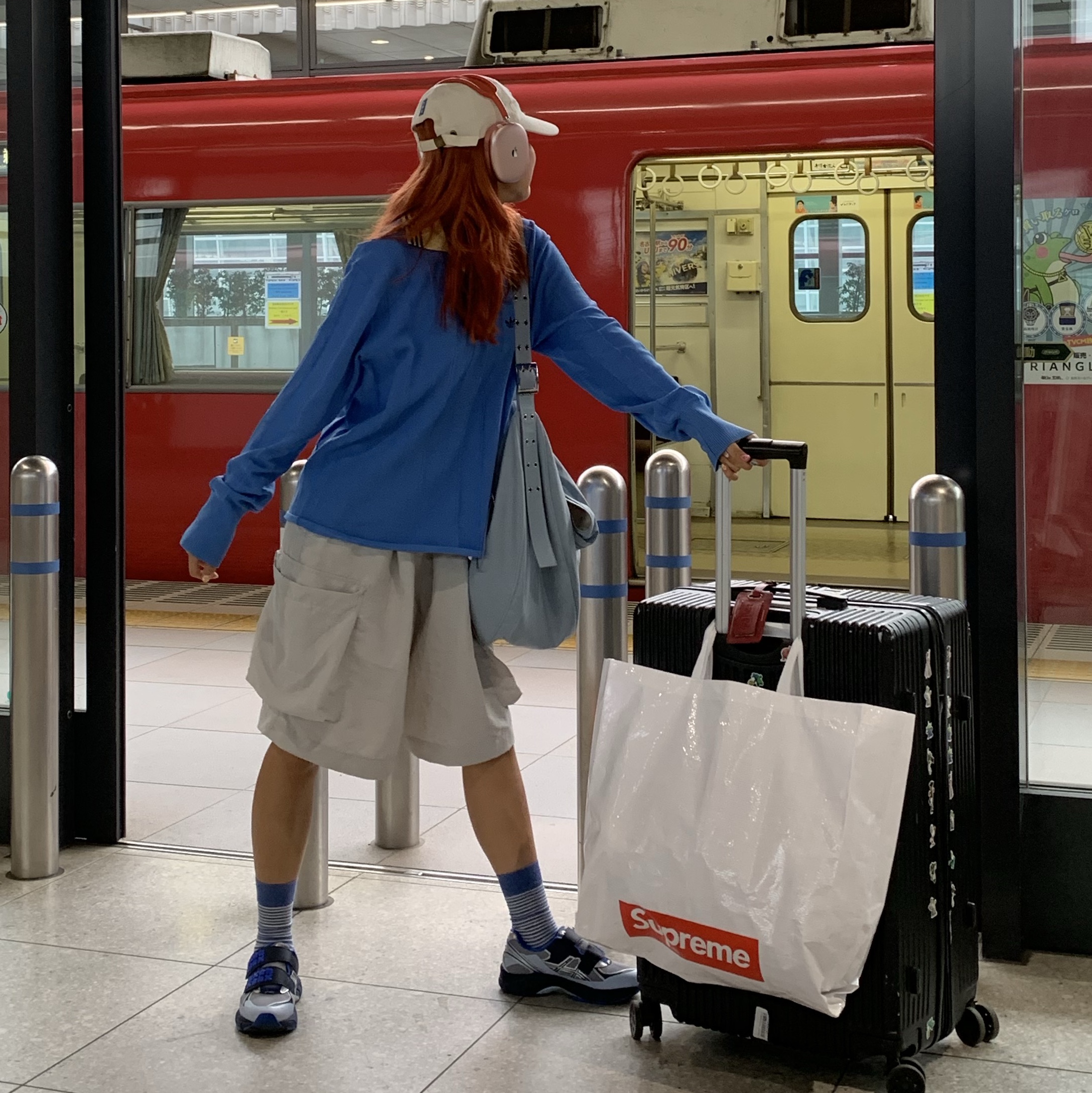 Asics x Cecilie Bahnsen GT-2160 Pure Silver Midnight, Adidas x Wales Bonner Knit Long Sleeve Football T-Shirt Lucky Blue - US Sizing 착용 스타일 - 3