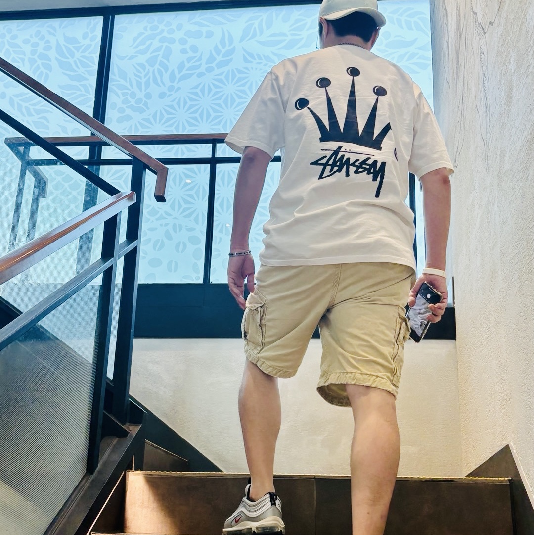 Stussy Regal Crown Pigment Dyed T-Shirt Natural 착용 스타일