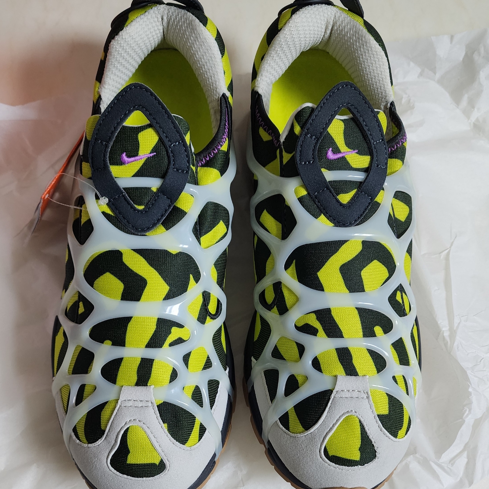 Nike Air Kukini Bright Cactus Black 착용 스타일