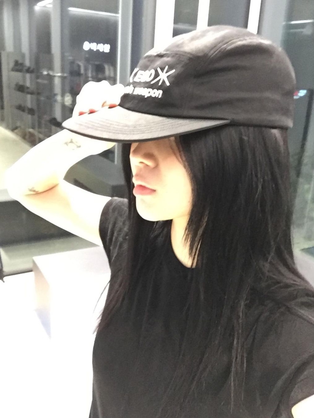 Yunse Women Hatch Ego Camp Cap Black 착용 스타일 - 1