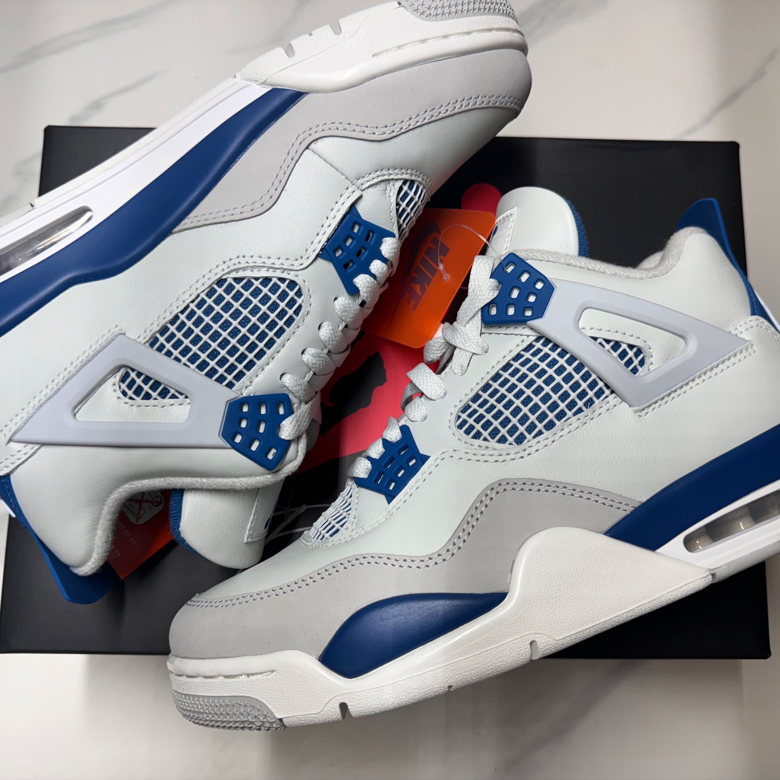 Jordan 4 Retro Industrial Blue 착용 스타일 - 2