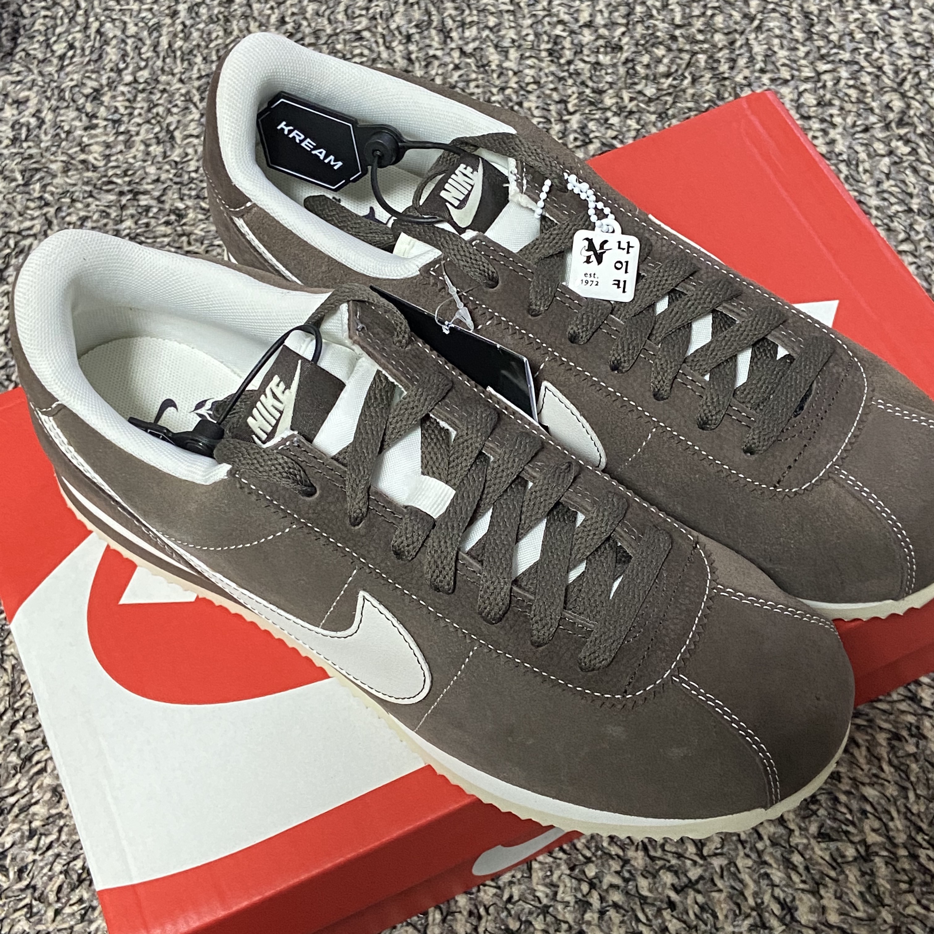 Nike Cortez SE Hangul Day Baroque Brown Sail 착용 스타일