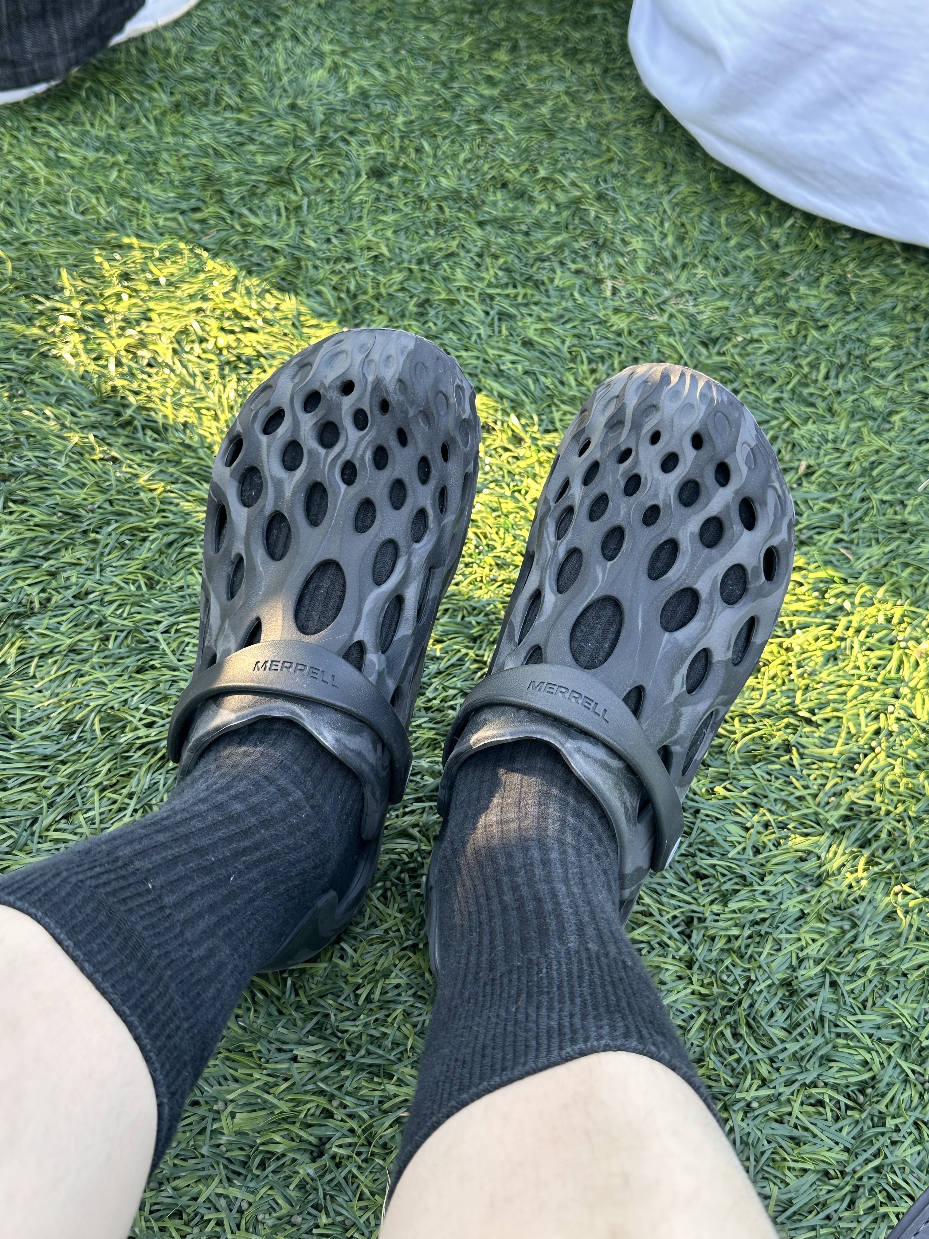 (W) Merrell Hydro Moc Black 착용 스타일 - 3