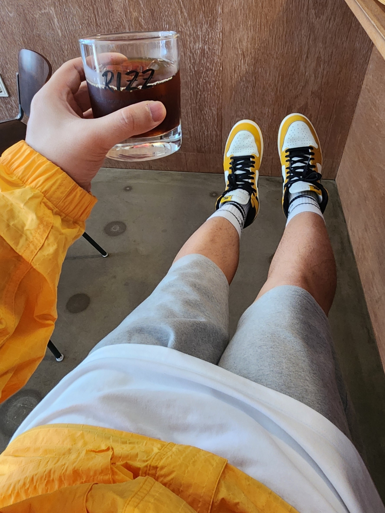 Jordan 1 Retro High OG Yellow Ochre 착용 스타일