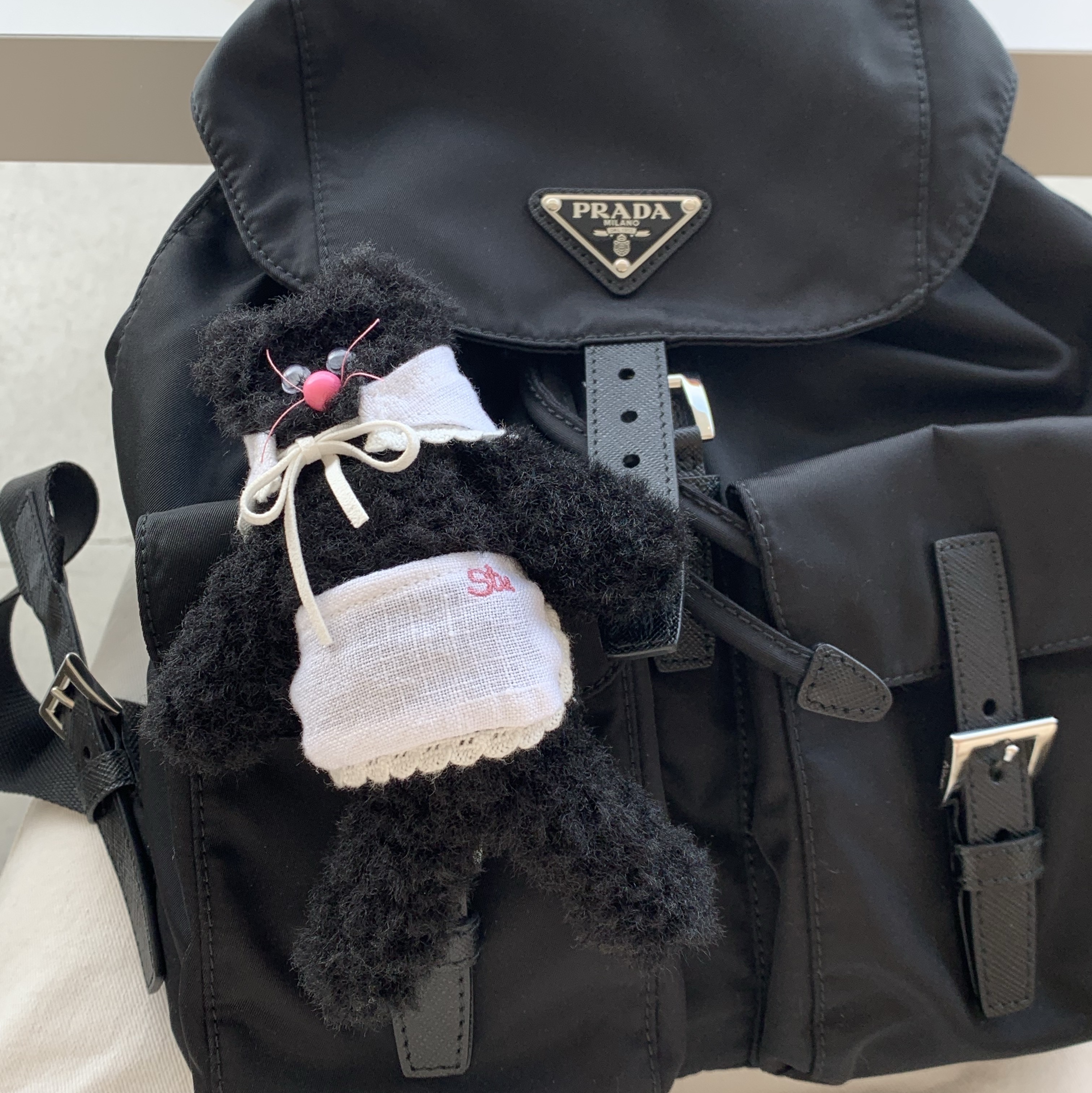 Prada Re-Nylon Small Backpack Black, Monamhee x STU Stu Black 착용 스타일