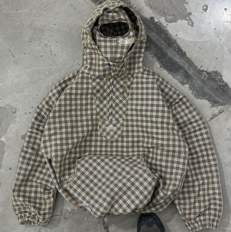 Umbro x Slam Jam Masked Hood Plaid Anorak Beige 착용 스타일