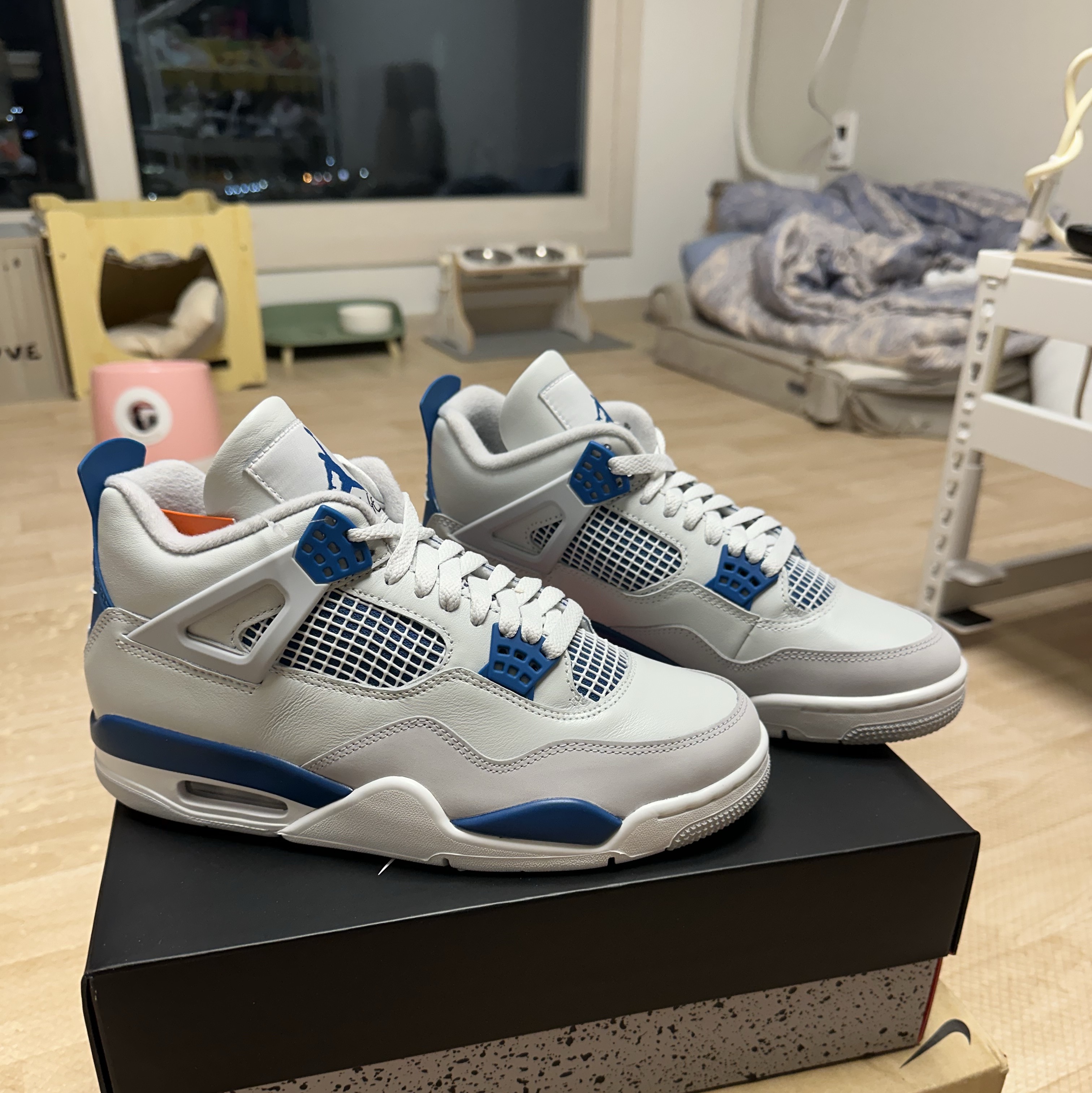 Jordan 4 Retro Industrial Blue 착용 스타일 - 3