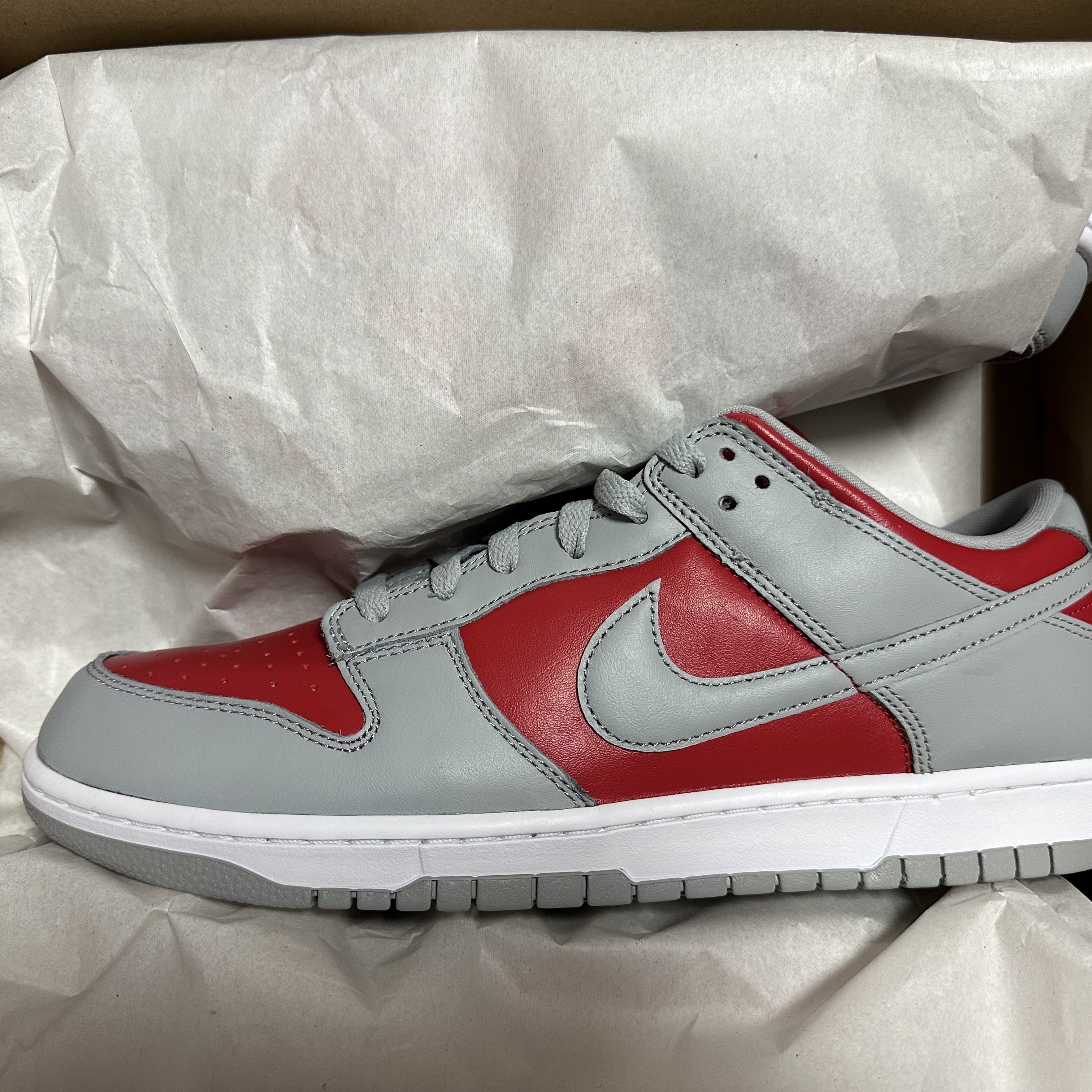 Nike Dunk Low QS Varsity Red and Silver 착용 스타일