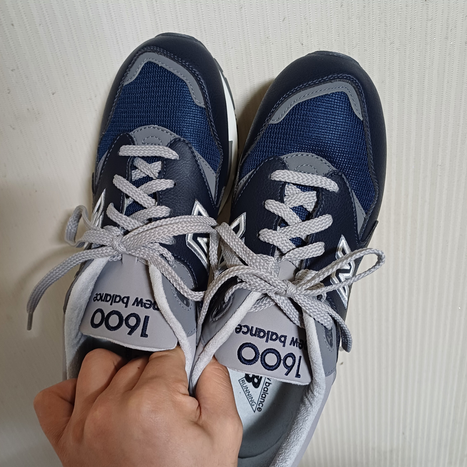 New Balance 1600 Legacy Navy 착용 스타일