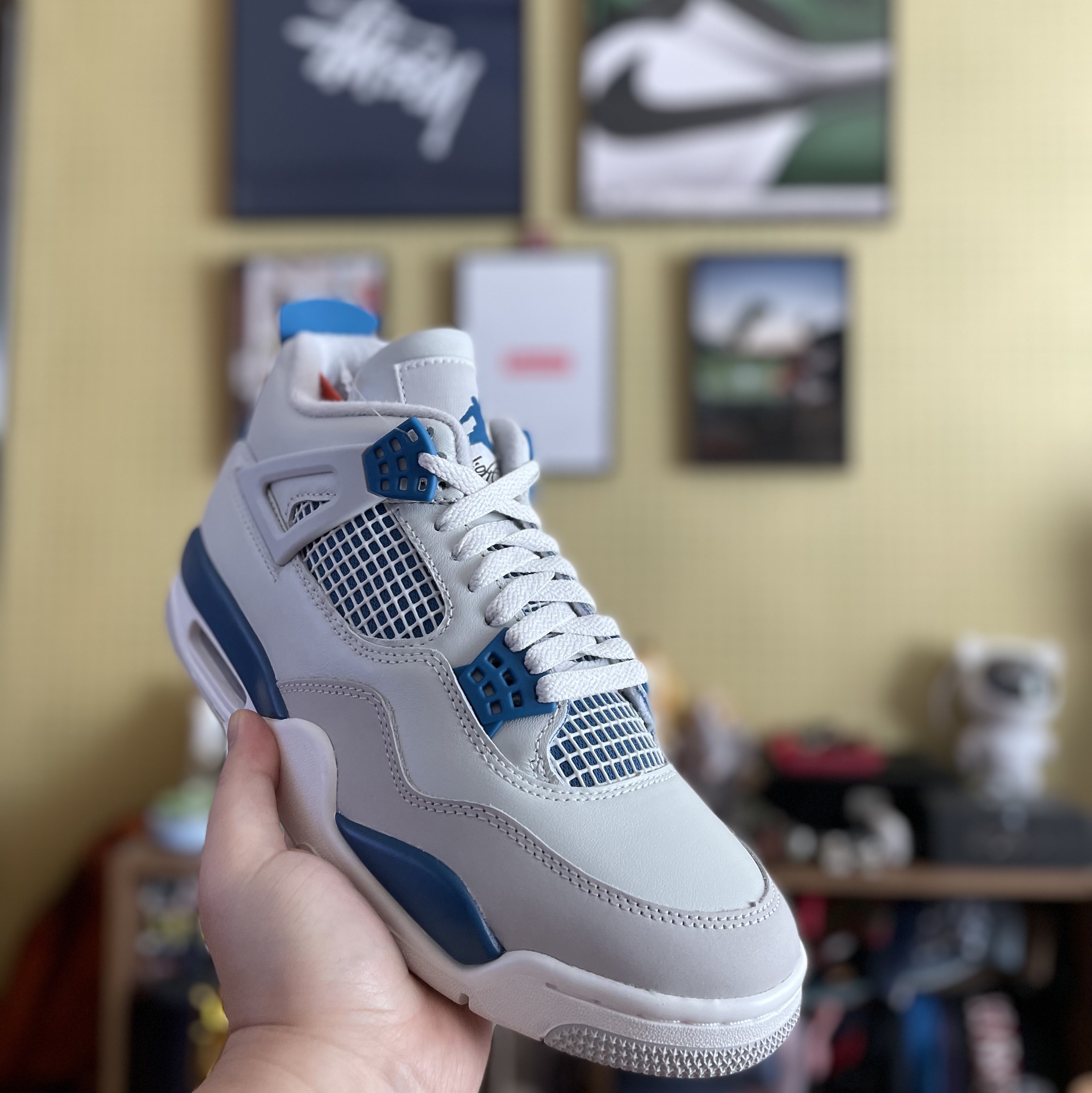 Jordan 4 Retro Industrial Blue 착용 스타일