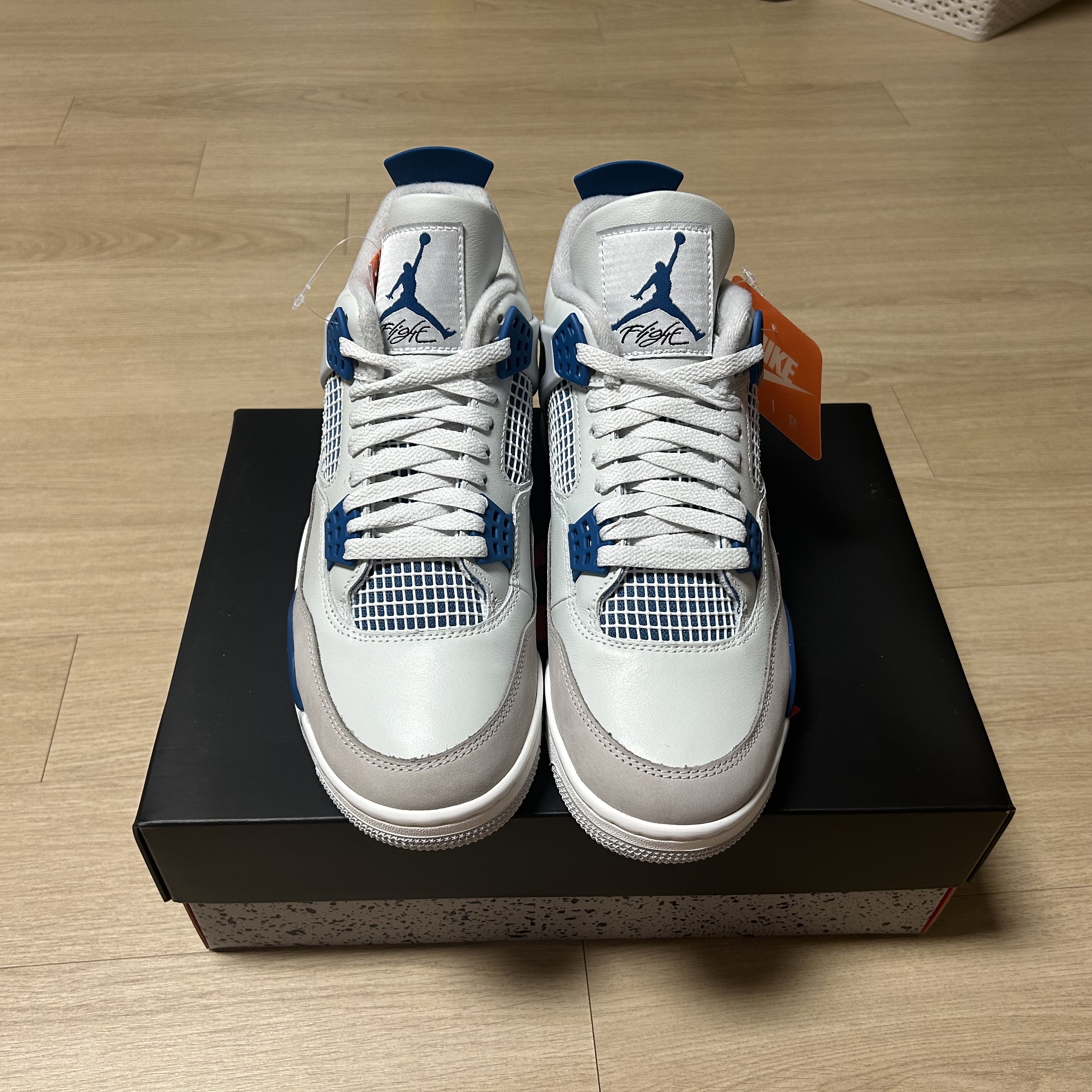 Jordan 4 Retro Industrial Blue 착용 스타일 - 3