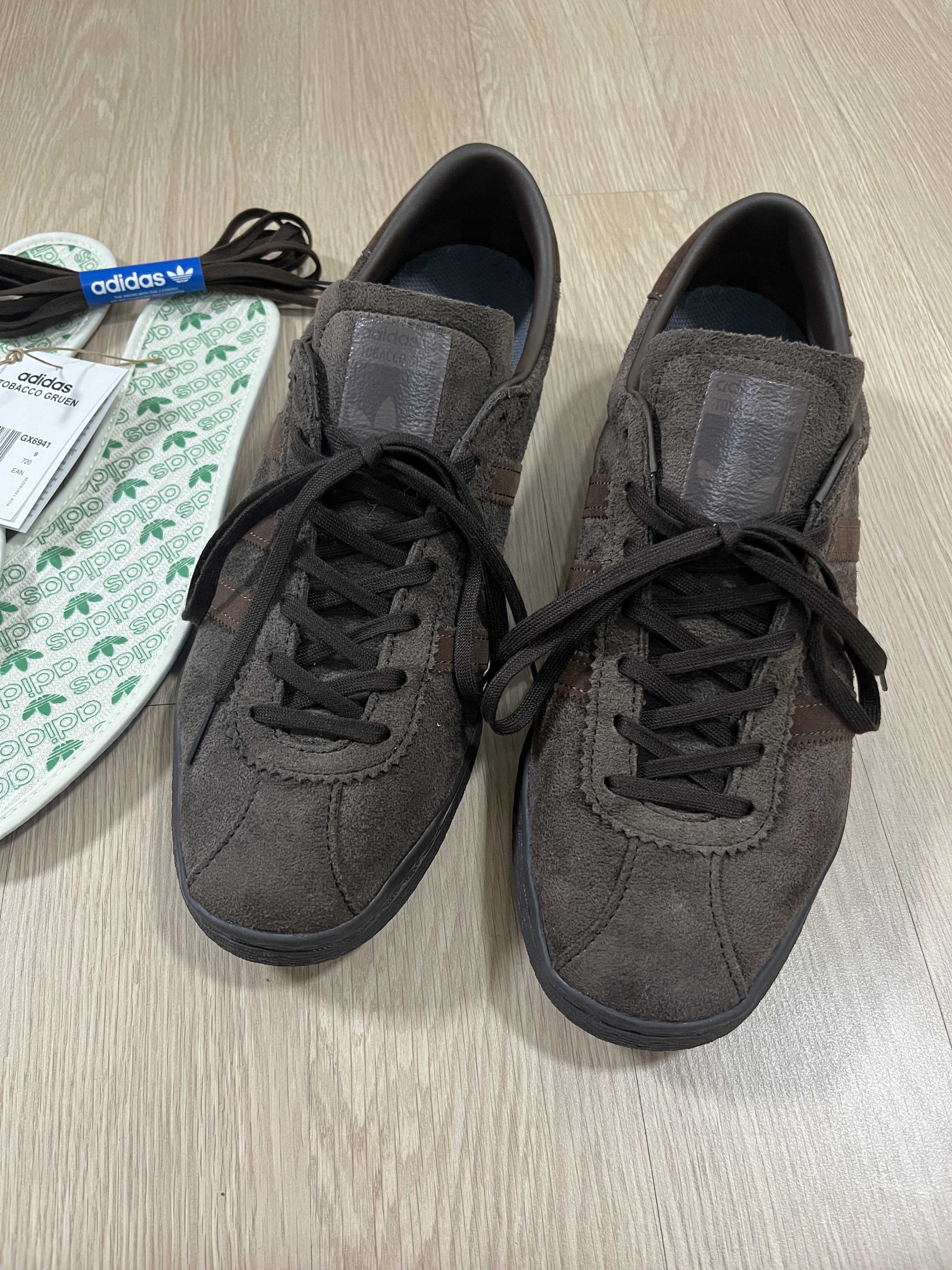 Adidas Tobacco Gruen Dark Brown 착용 스타일 - 1
