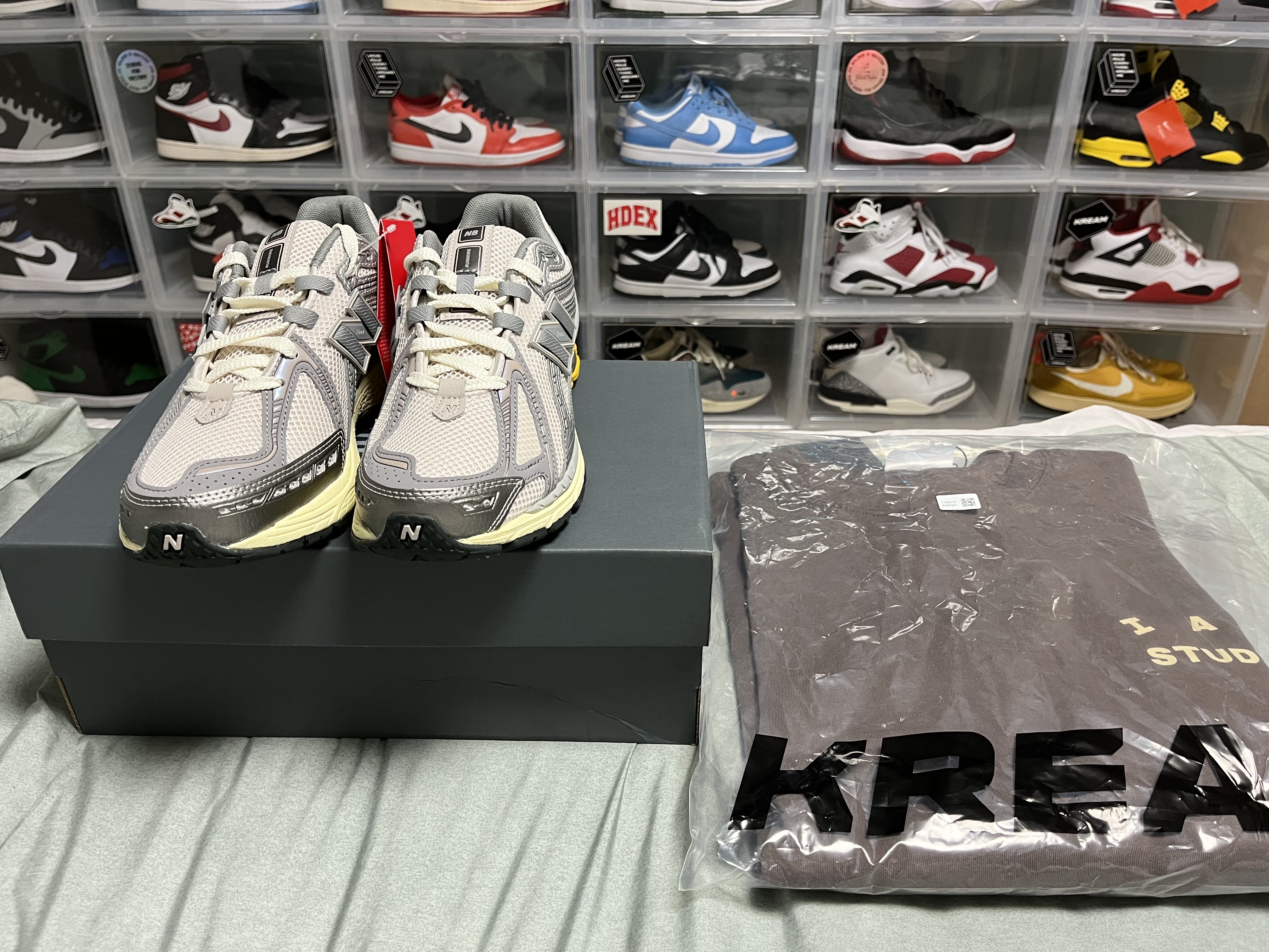 New Balance 1906R Grey Silver, IAB Studio Long Sleeve Choco Cream 착용 스타일