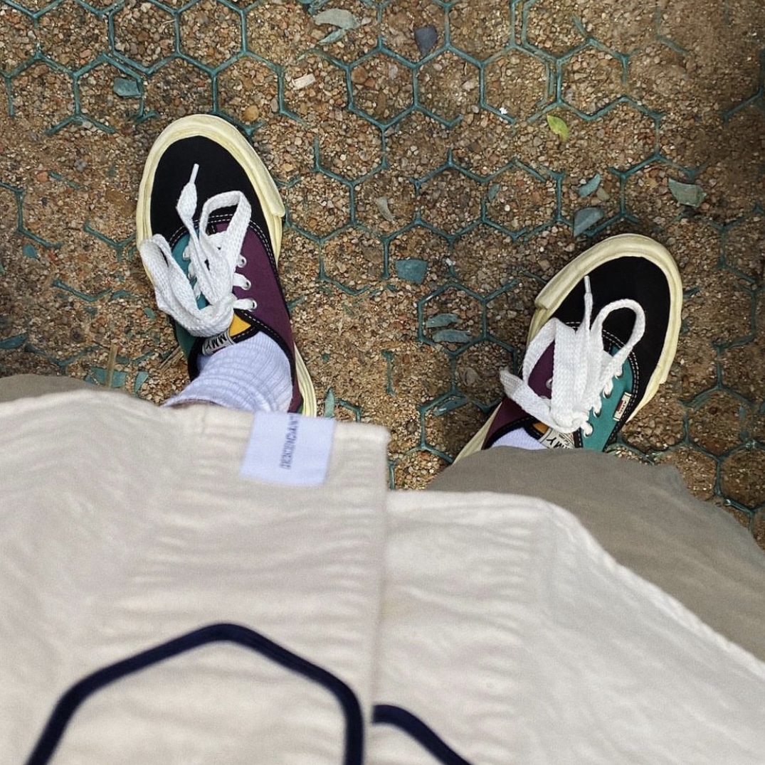 Maison Mihara Yasuhiro Baker OG Sole Over Dyed Lowcut Sneakers Blue 착용 스타일