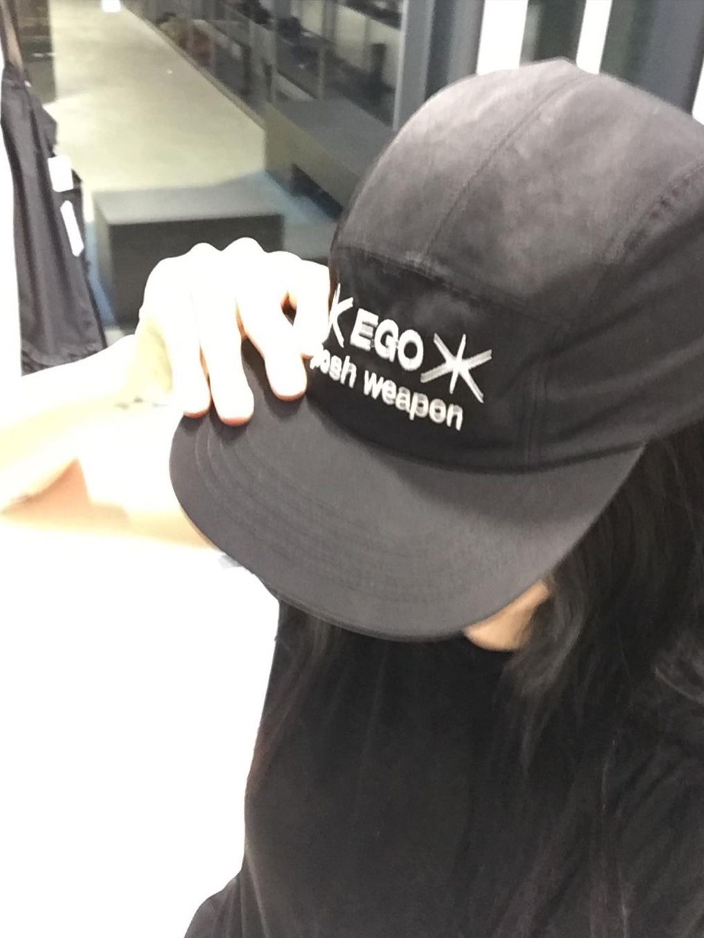 Yunse Women Hatch Ego Camp Cap Black 착용 스타일 - 2