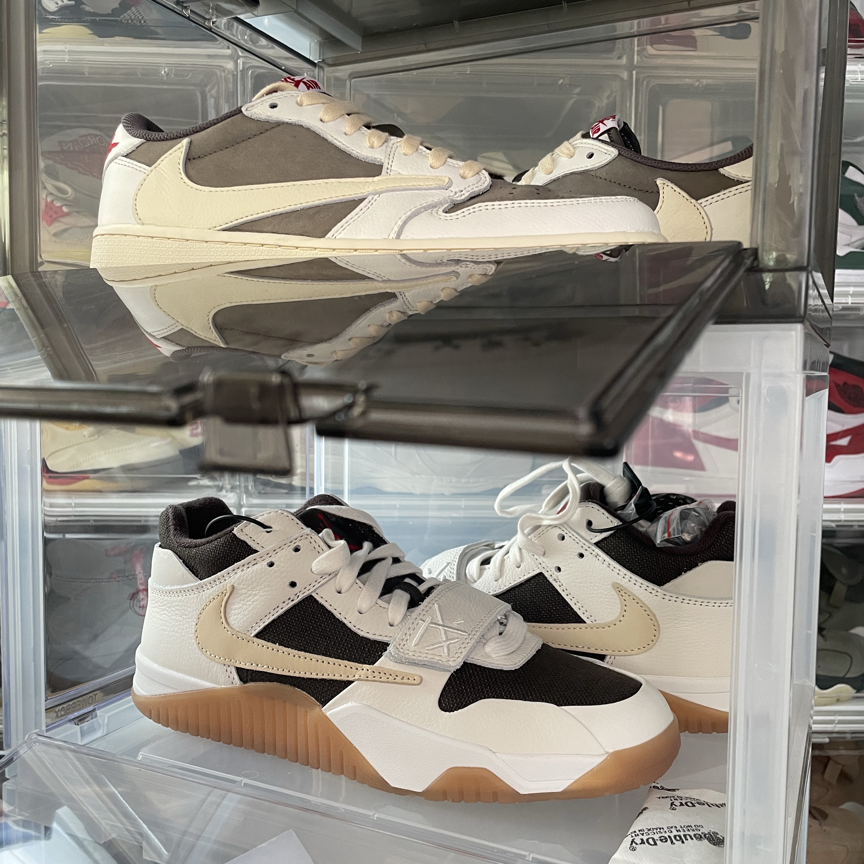 Jordan x Travis Scott Jumpman Jack TR Sail and Dark Mocha 착용 스타일 - 5