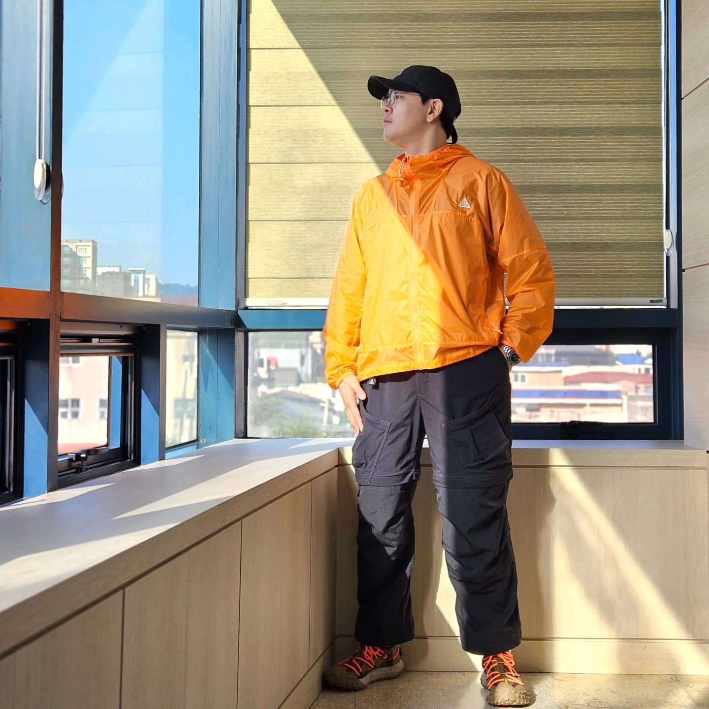 Nike ACG Trail Cap Black, Nike ACG Windproof Cinder Cone Jacket Bright Mandarin - Asia 착용 스타일 - 1