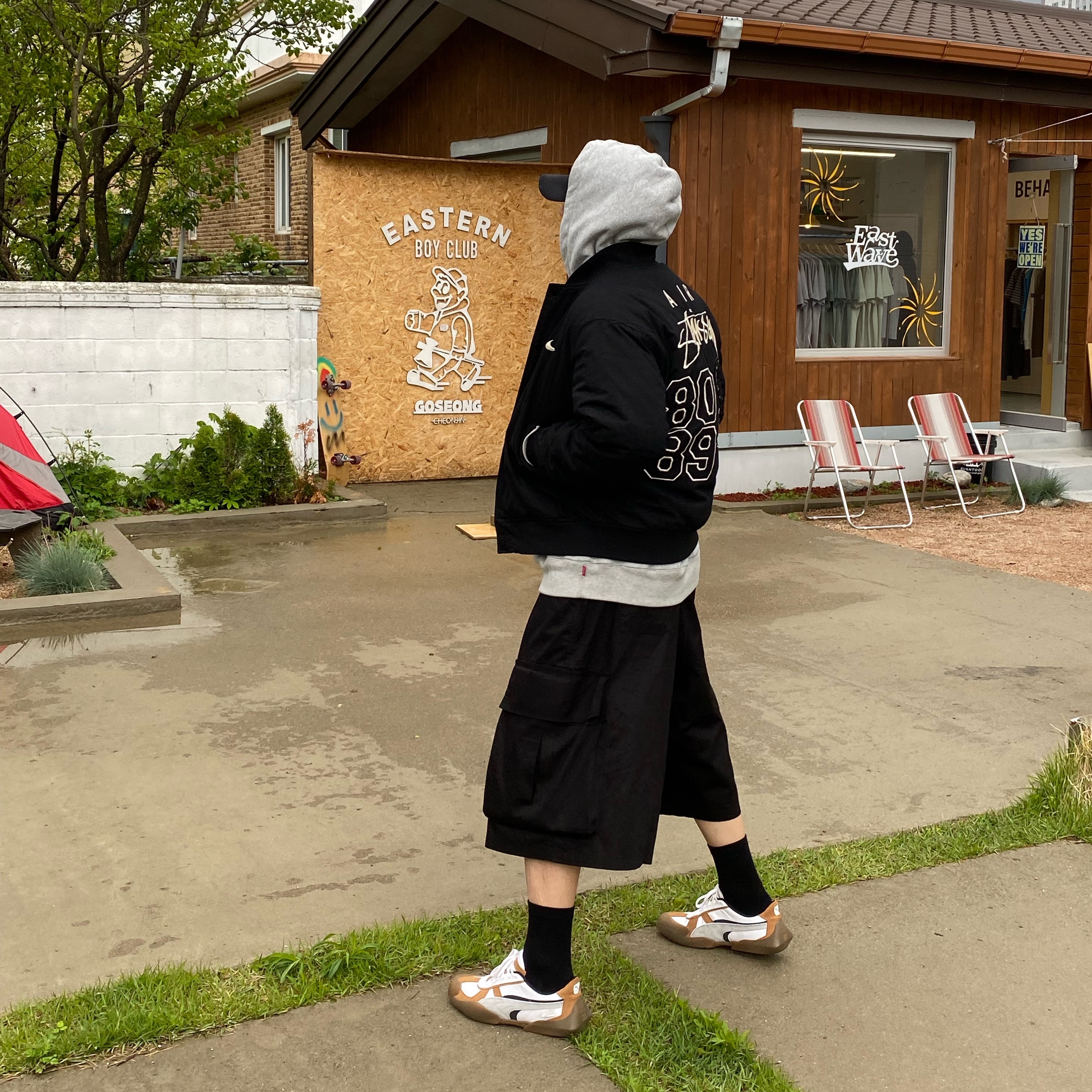 Nike x Stussy Reversible Jacket Black (FJ9153-010), Puma Vaderon White Gum 착용 스타일 - 3