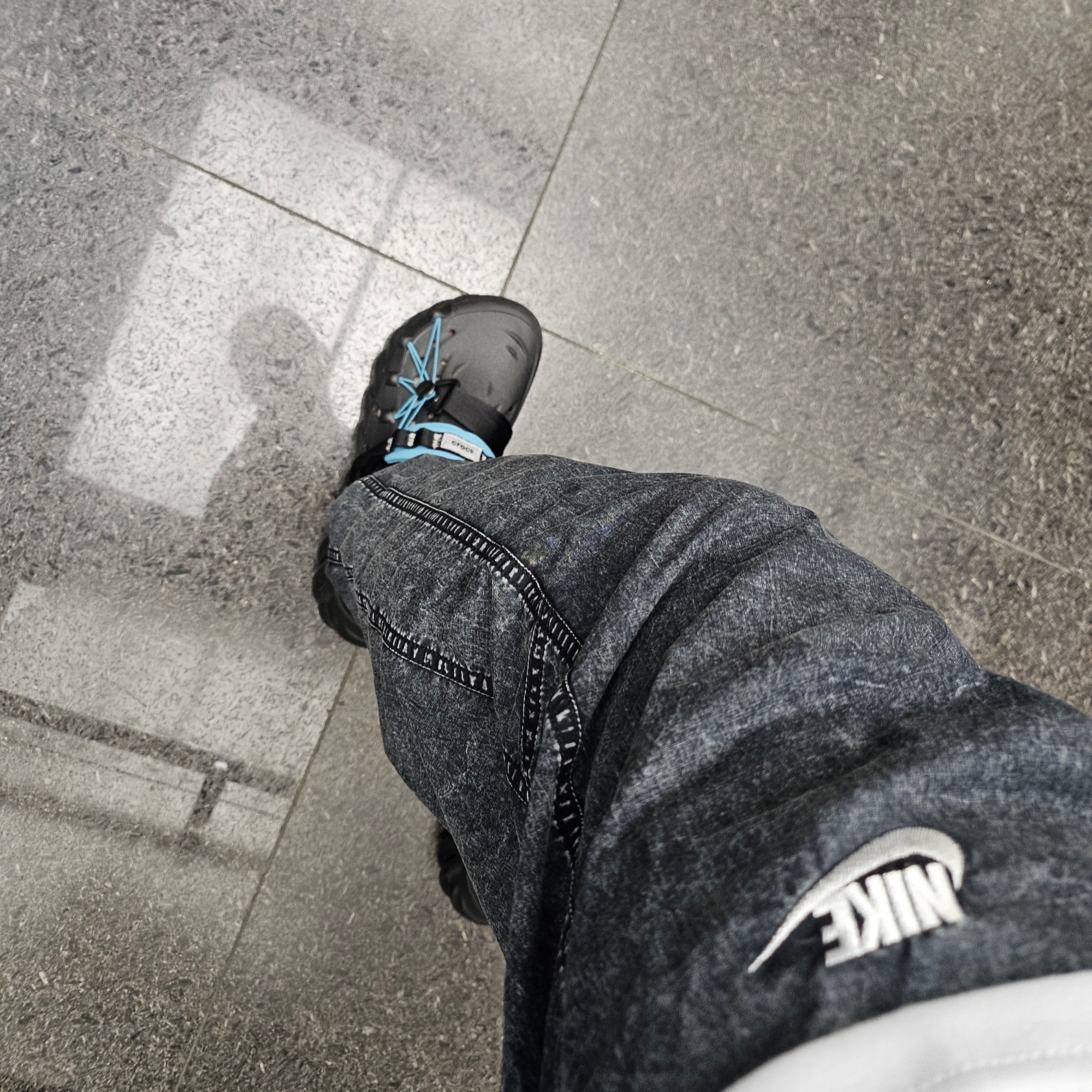 Crocs Echo Lockdown Clog Black 착용 스타일