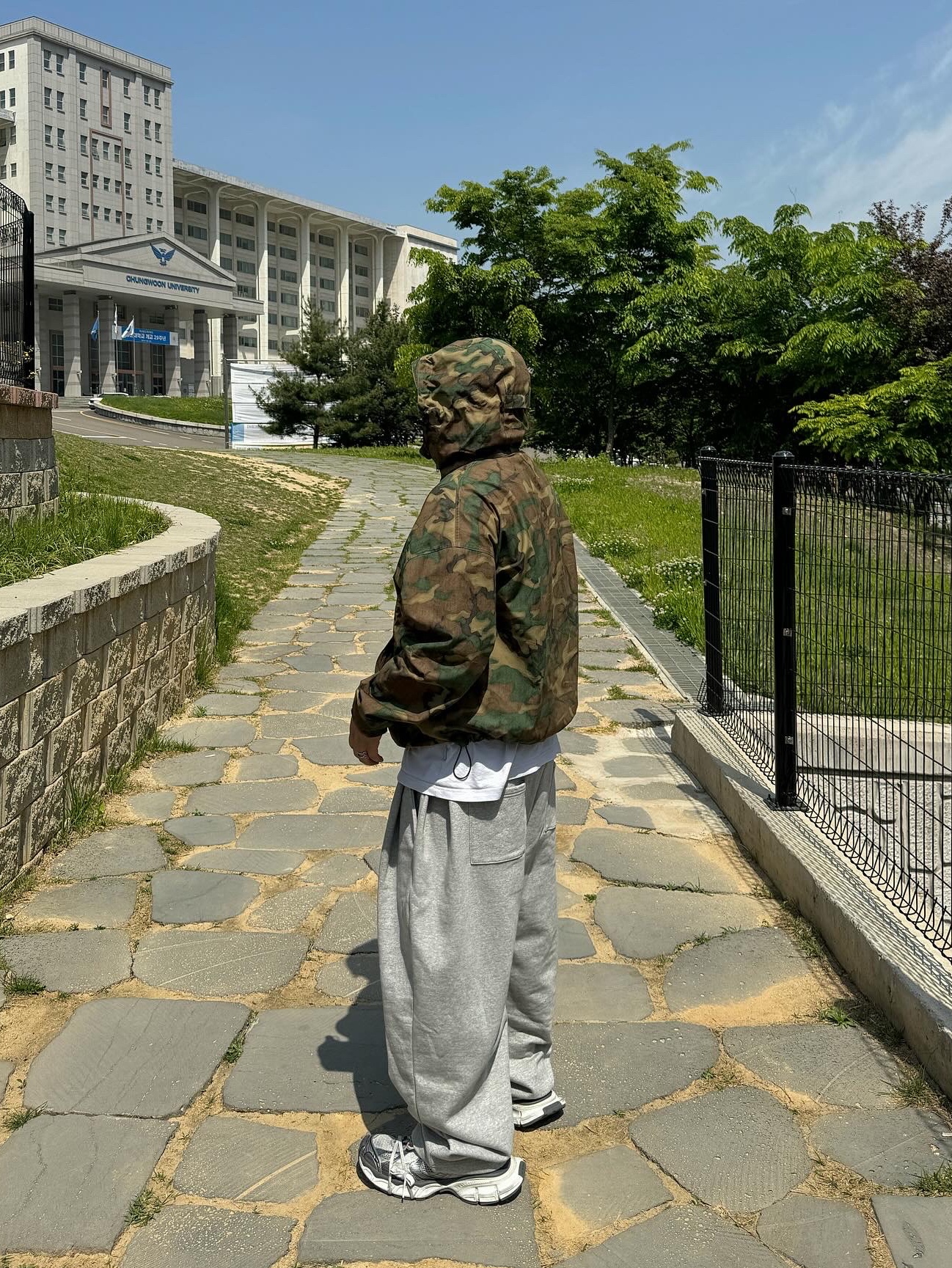 Nonnod Zip Jacket Camo 착용 스타일