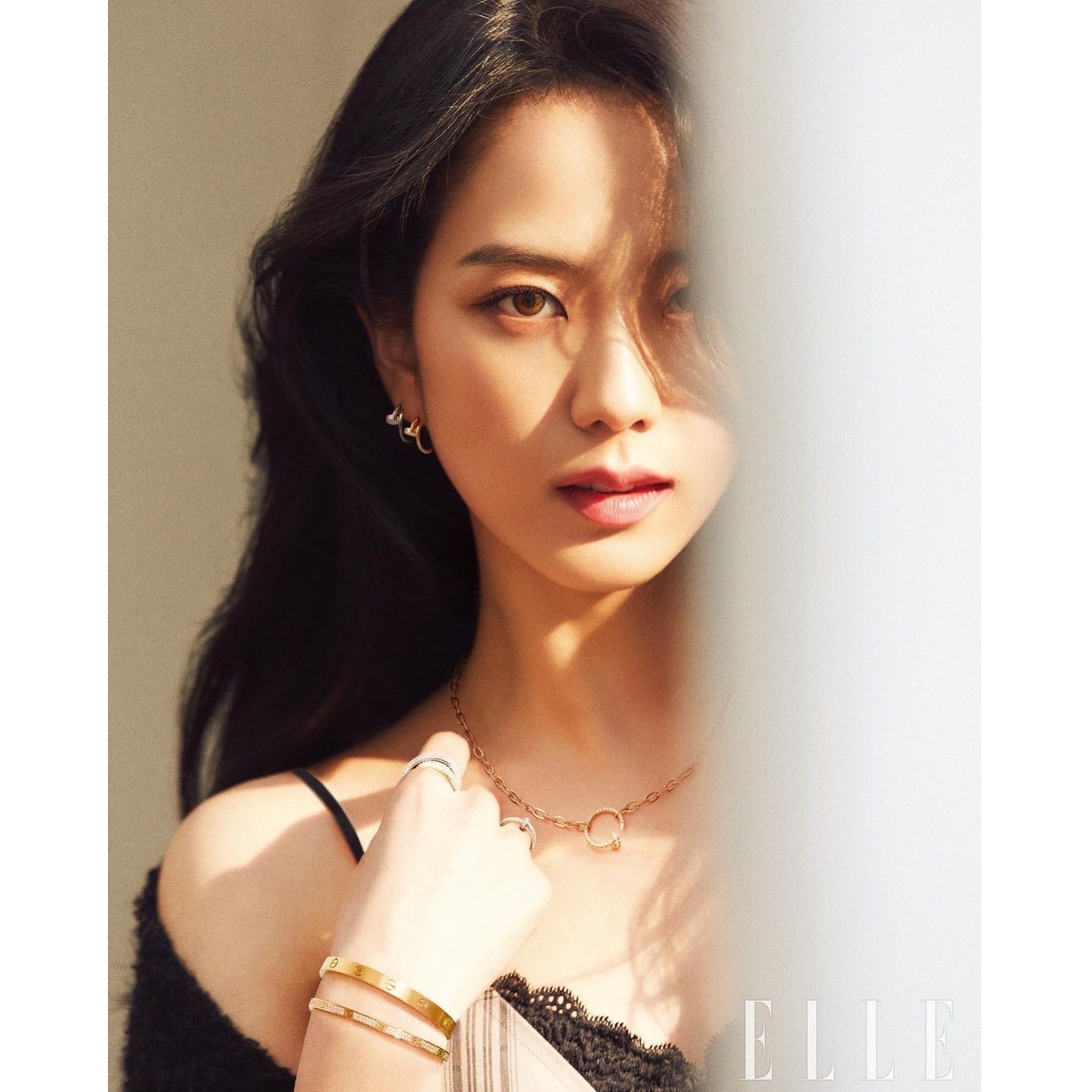 Cartier Love Bracelet Yellow Gold, Cartier Trinity Ring Classic White Gold Yellow Gold Rose Gold 착용 스타일 - 3
