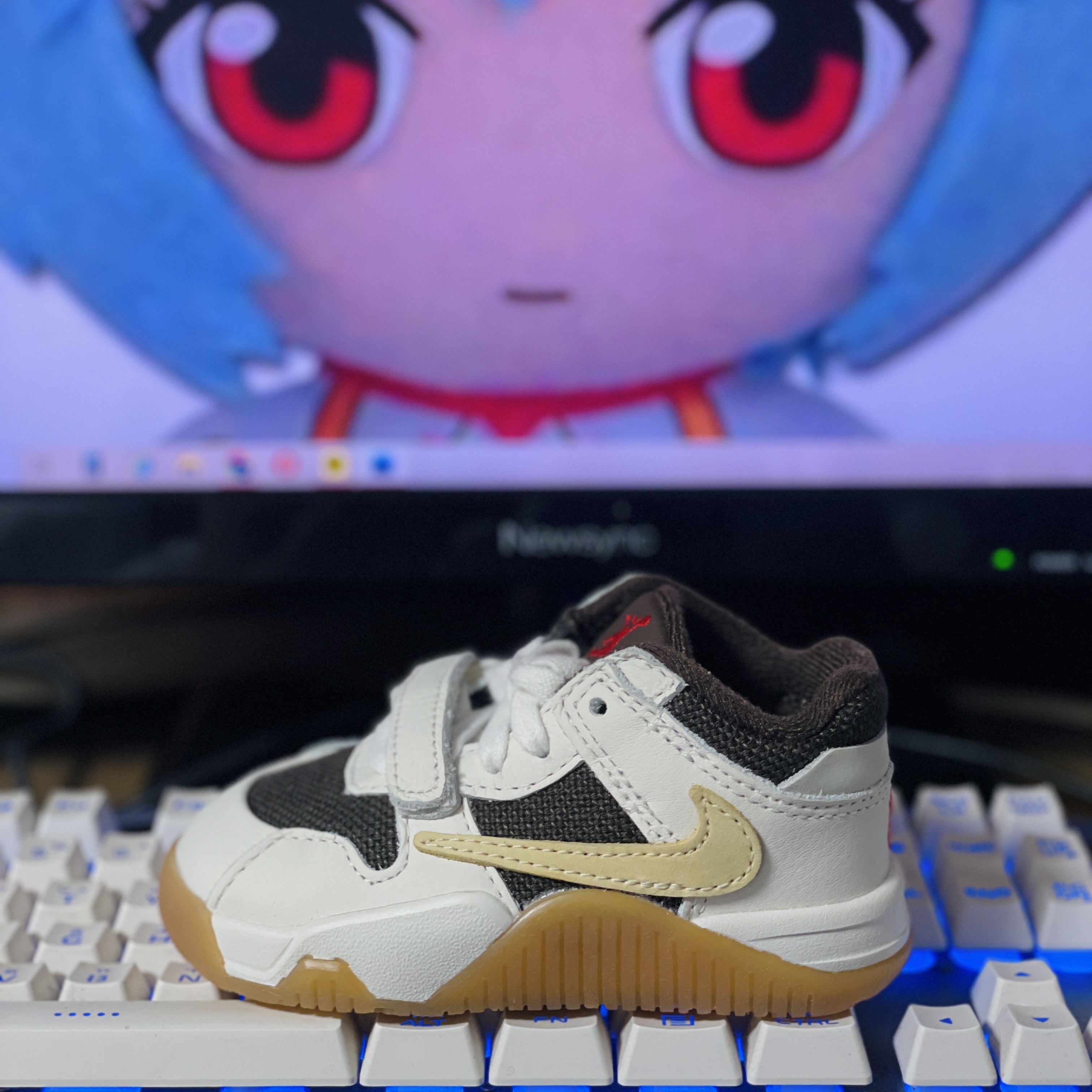 (TD) Jordan x Travis Scott Jumpman Jack TR Sail and Dark Mocha 착용 스타일