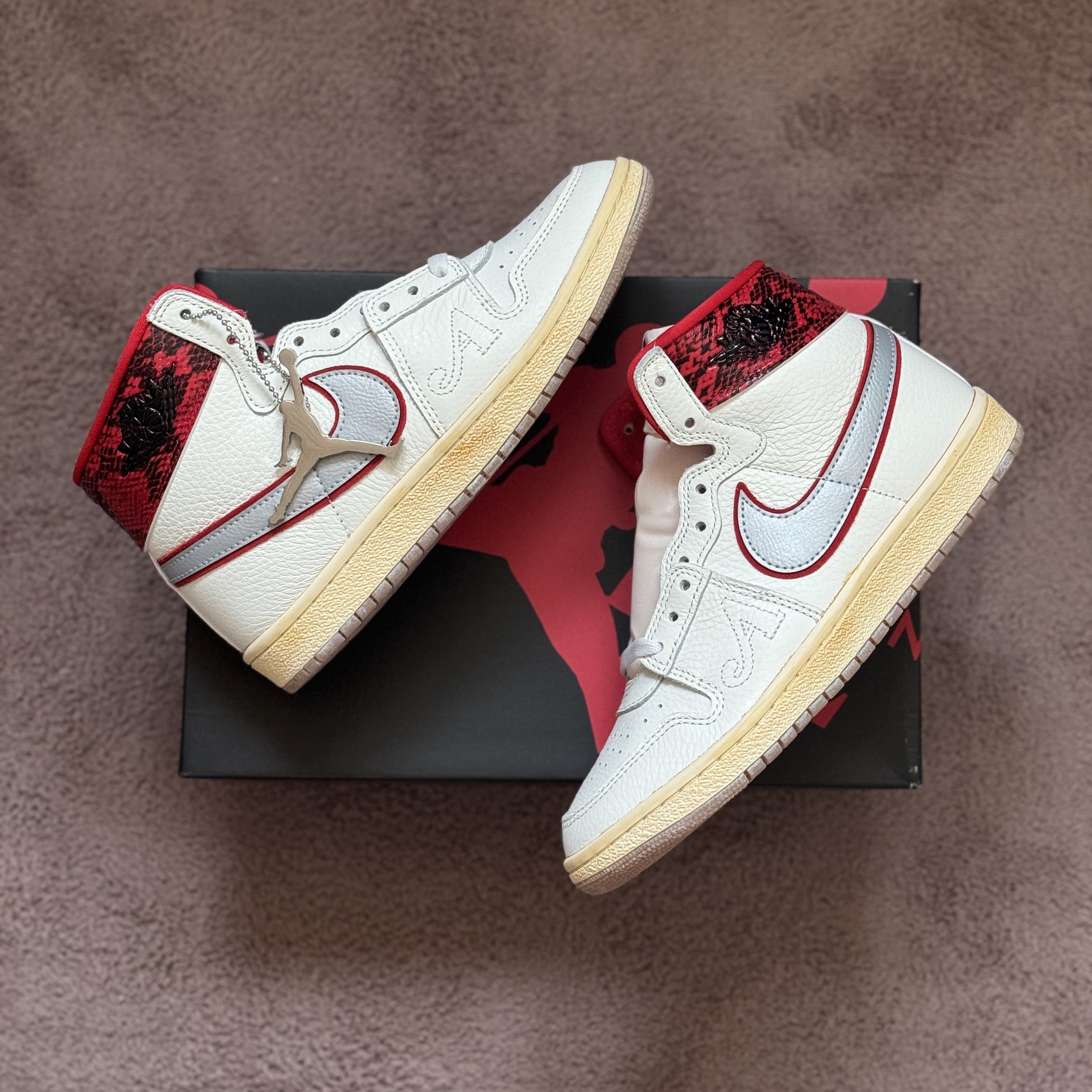 Jordan x Awake NY Air Ship PE SP Sail University Red 착용 스타일 - 1