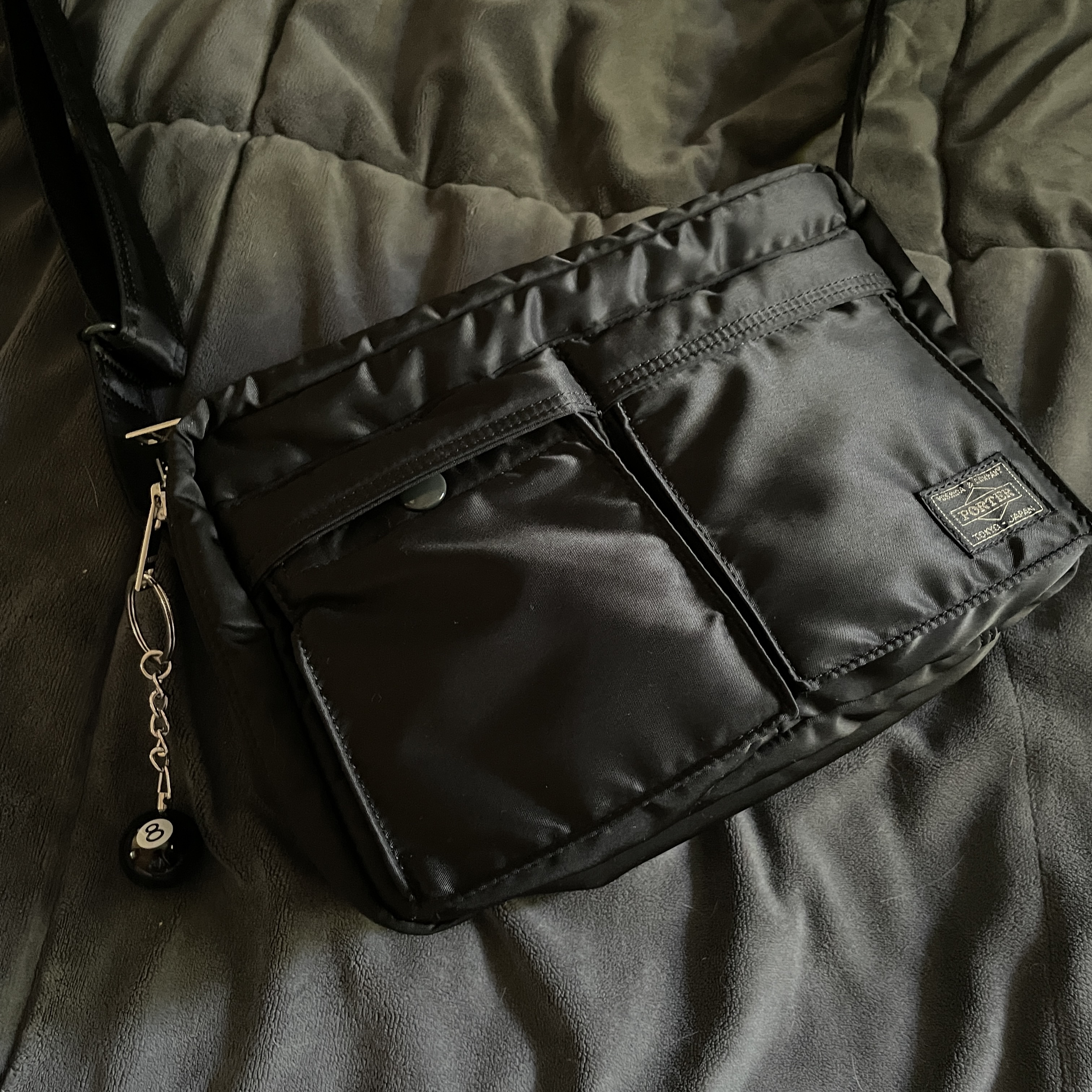 Stussy 8 Ball Keychain Black, Porter Tanker Shoulder Bag S Black 착용 스타일