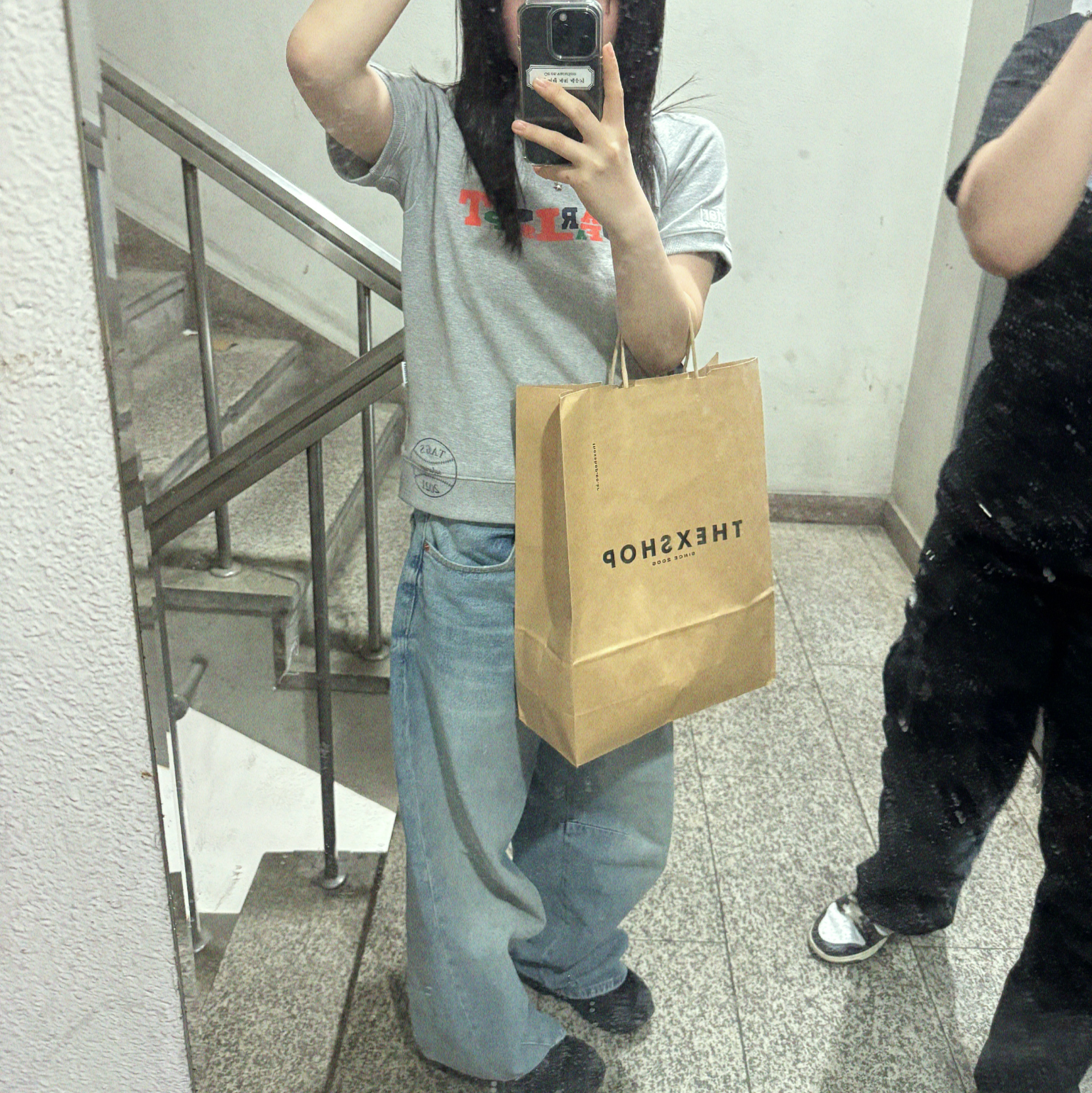 Safarispot 1/2 Roux Base Uniform Half Crewneck Gray, Salomon XA Pro 3D Black Magnet 착용 스타일