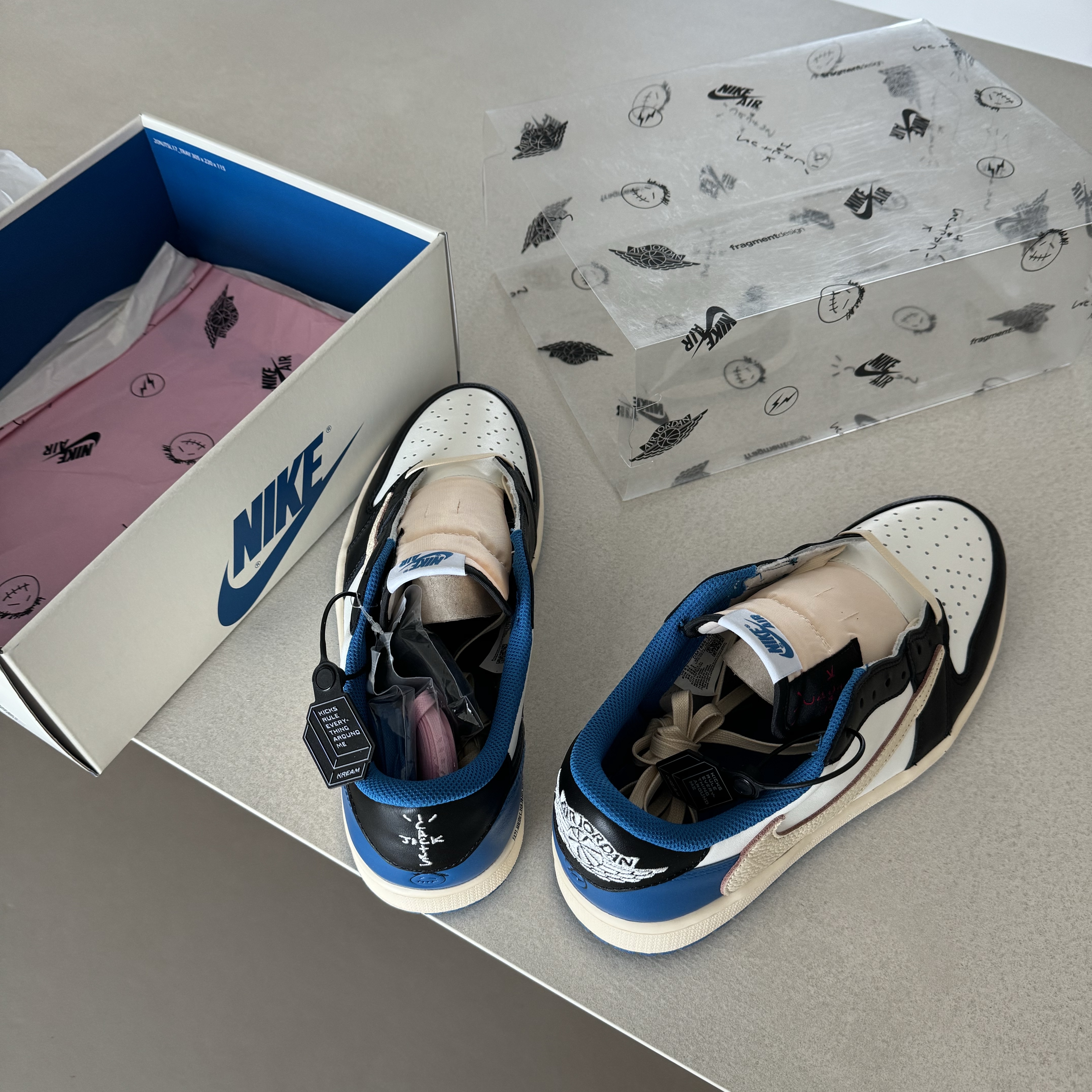Jordan 1 x Travis Scott x Fragment Retro Low OG SP Military Blue 착용 스타일