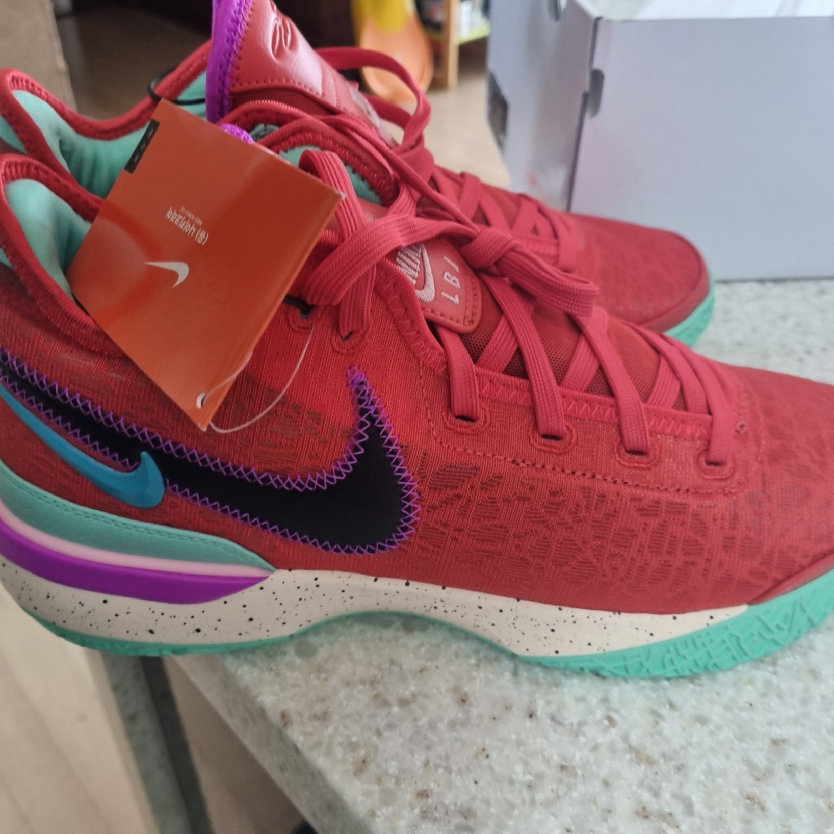 Nike LeBron NXXT Gen EP Track Red Black 착용 스타일 - 1