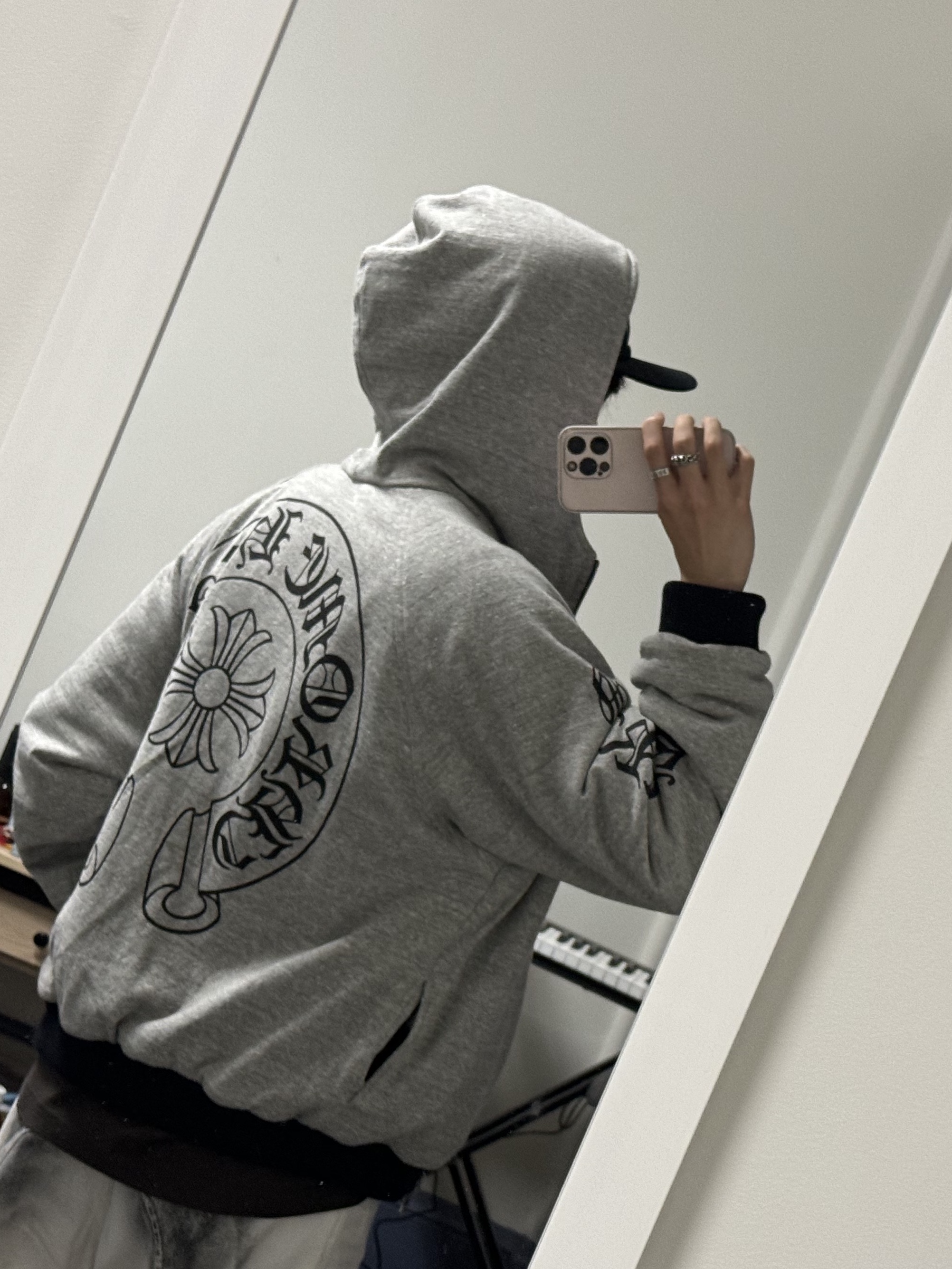 Chrome Hearts CH Hollywood Trucker Hat Black 착용 스타일 - 2