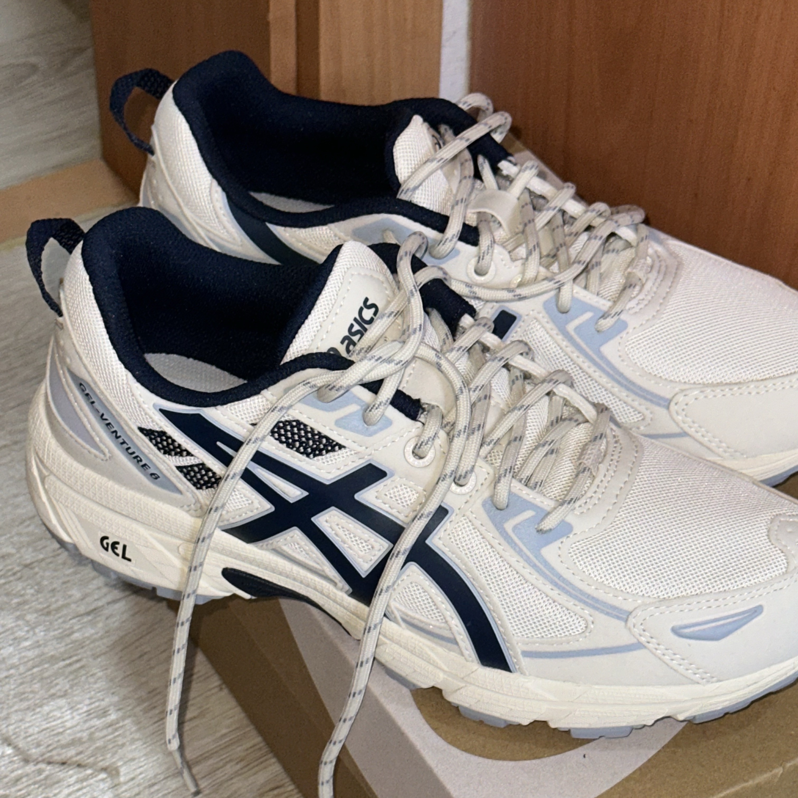 Asics Gel-Venture 6 SPS Birch French Blue 착용 스타일