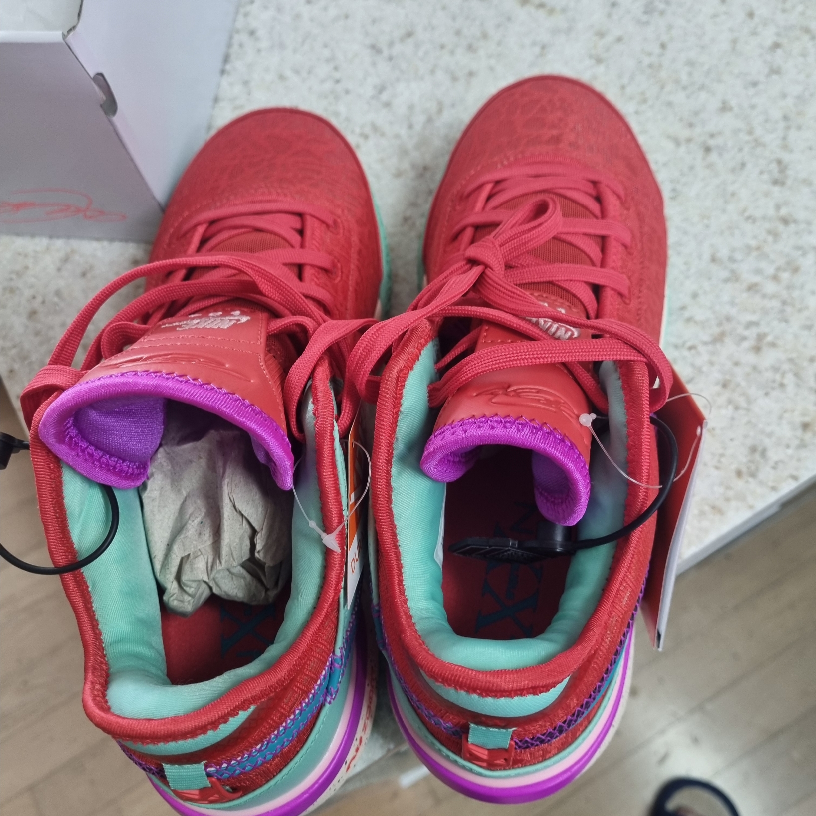 Nike LeBron NXXT Gen EP Track Red Black 착용 스타일 - 2