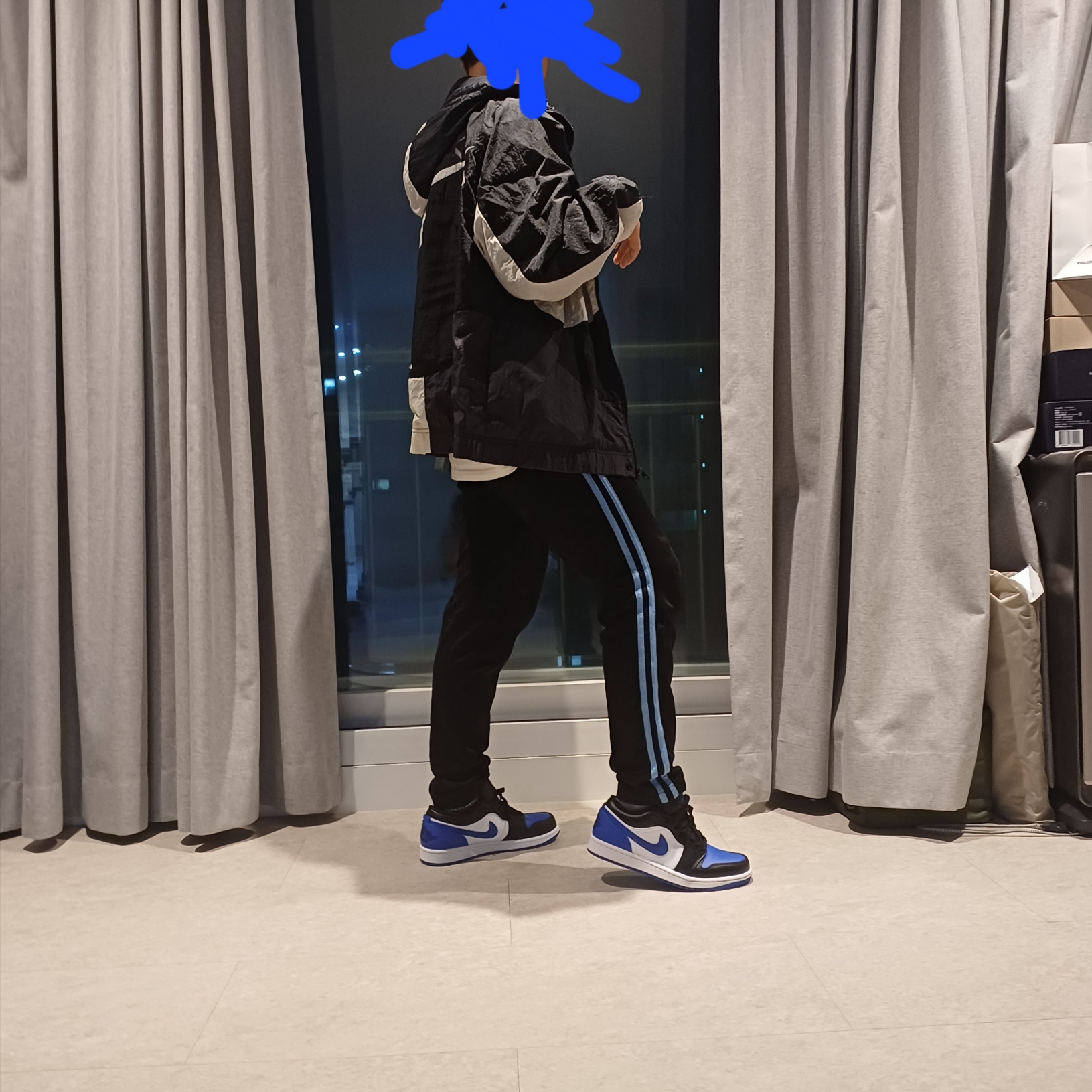 Jordan 1 Low Alternate Royal Toe 착용 스타일