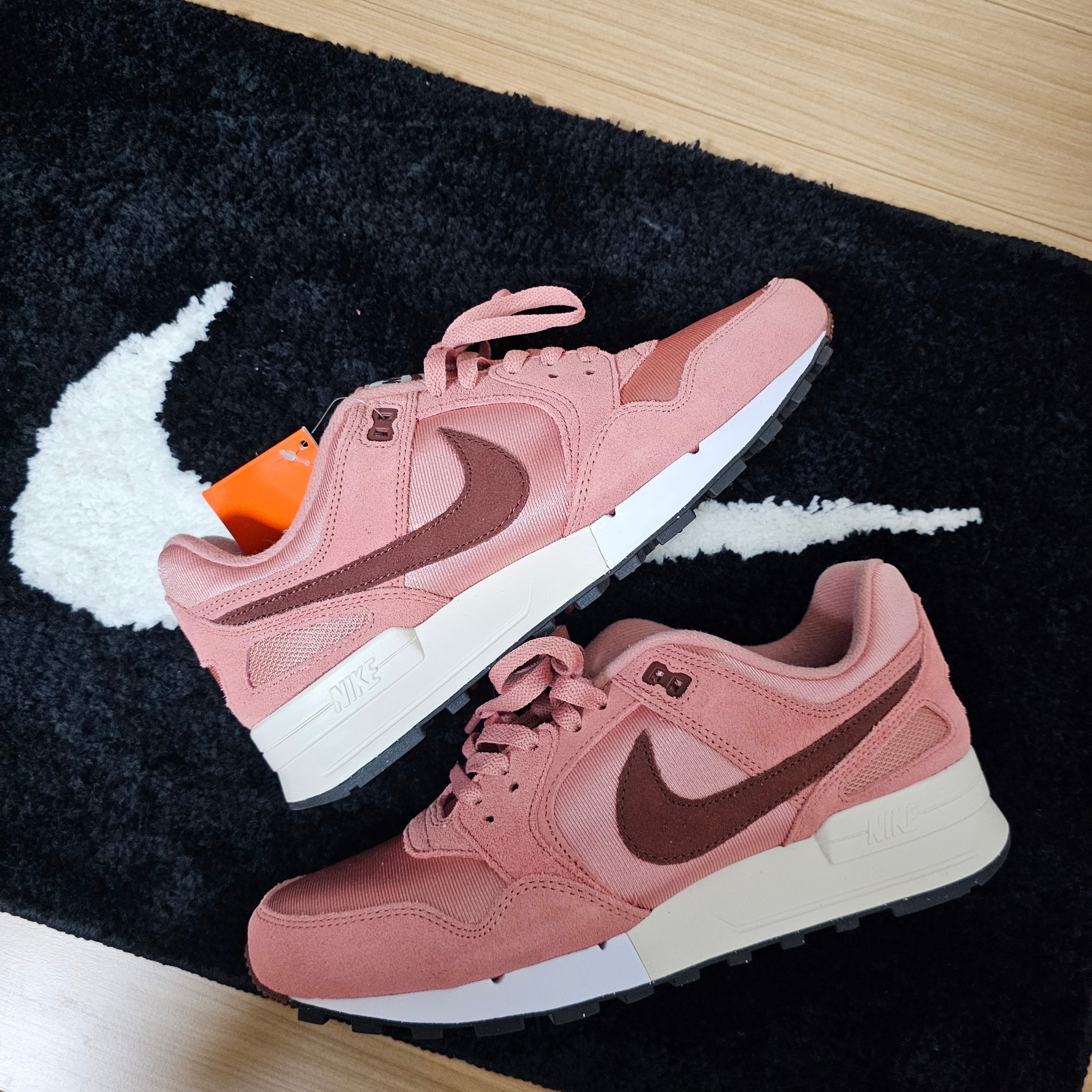 Nike Air Pegasus 89 Red Stardust Phantom 착용 스타일 - 2